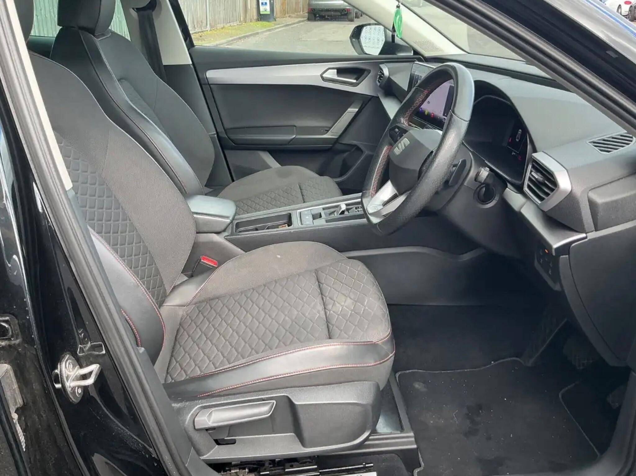SEAT Leon view 5