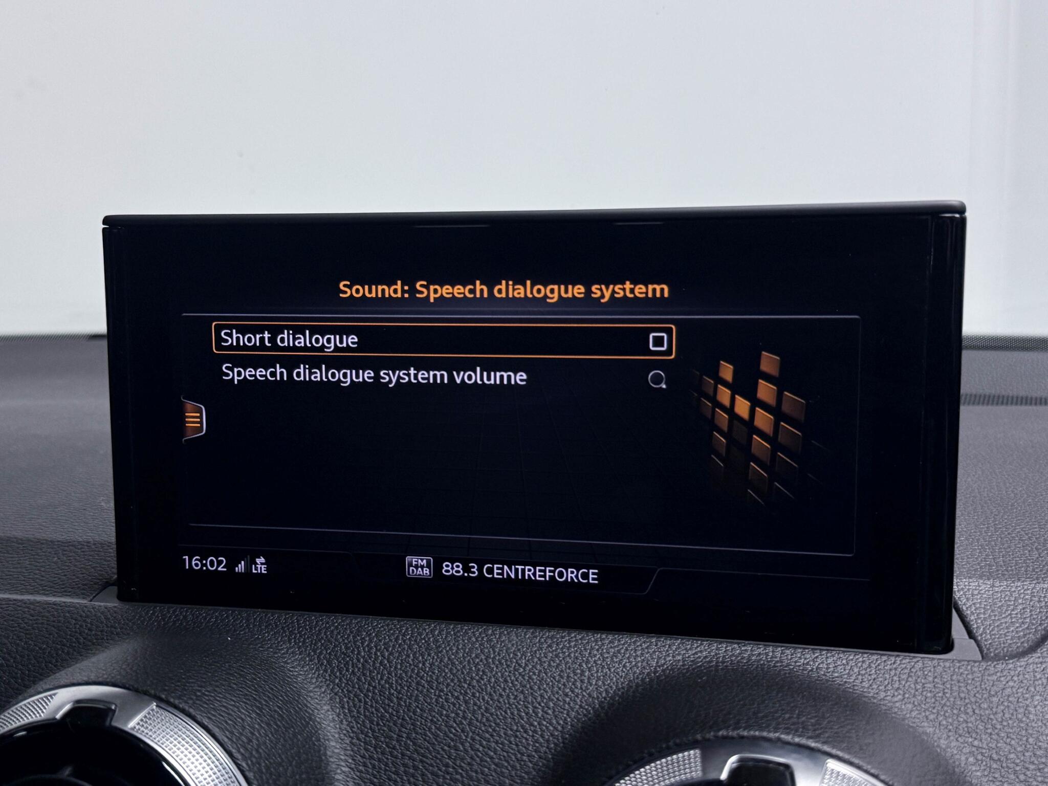 Audi SQ2 view 44