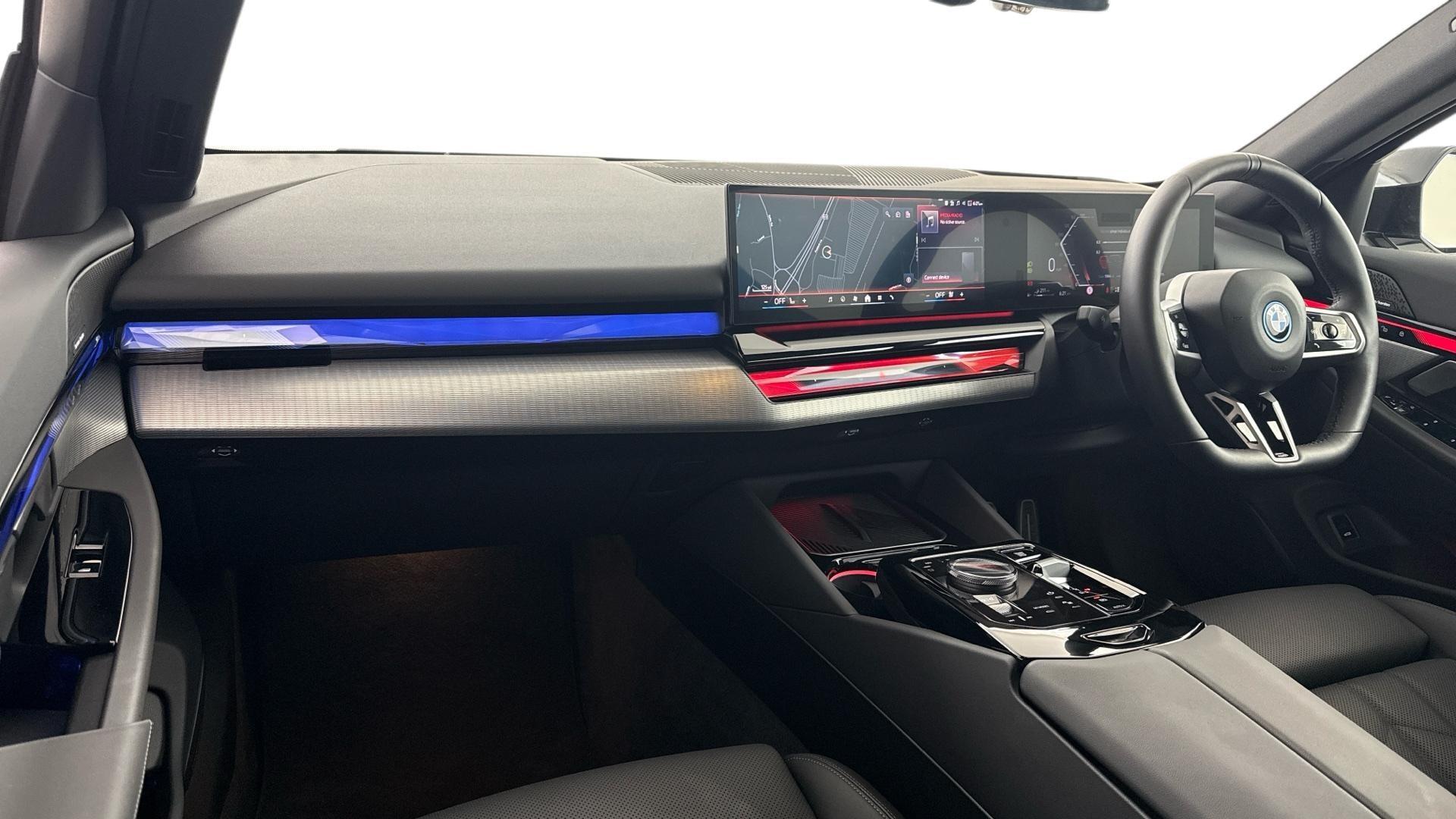 BMW 5 Series view 7