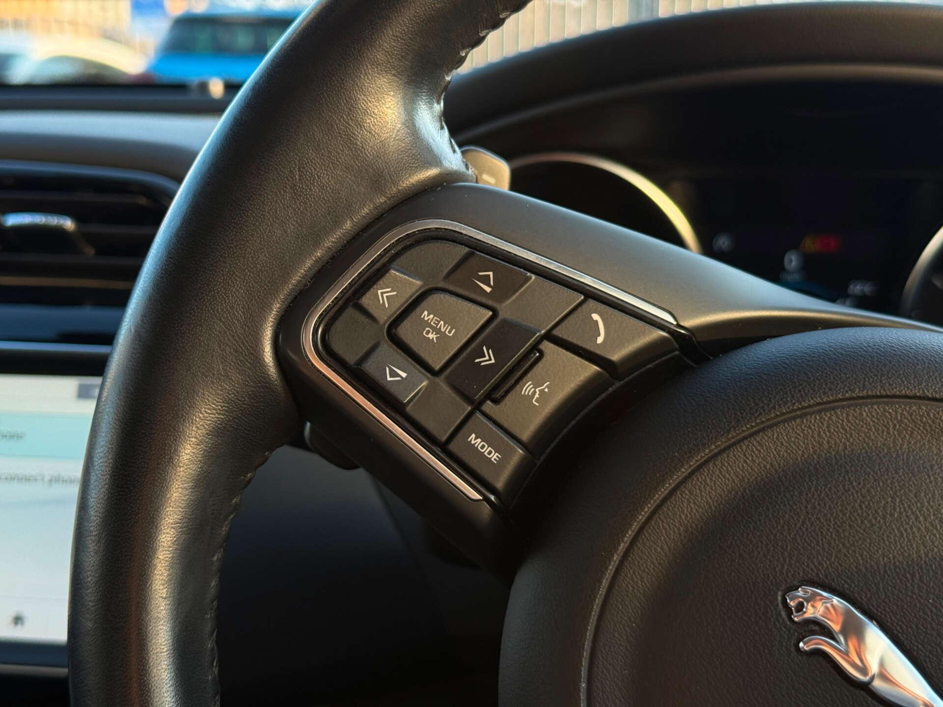 Jaguar Xe view 54