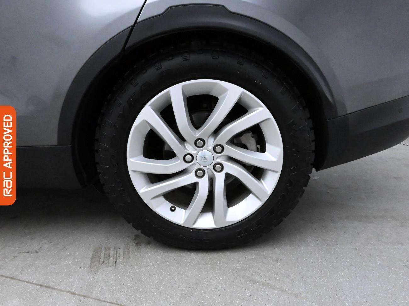 Land Rover Discovery view 31