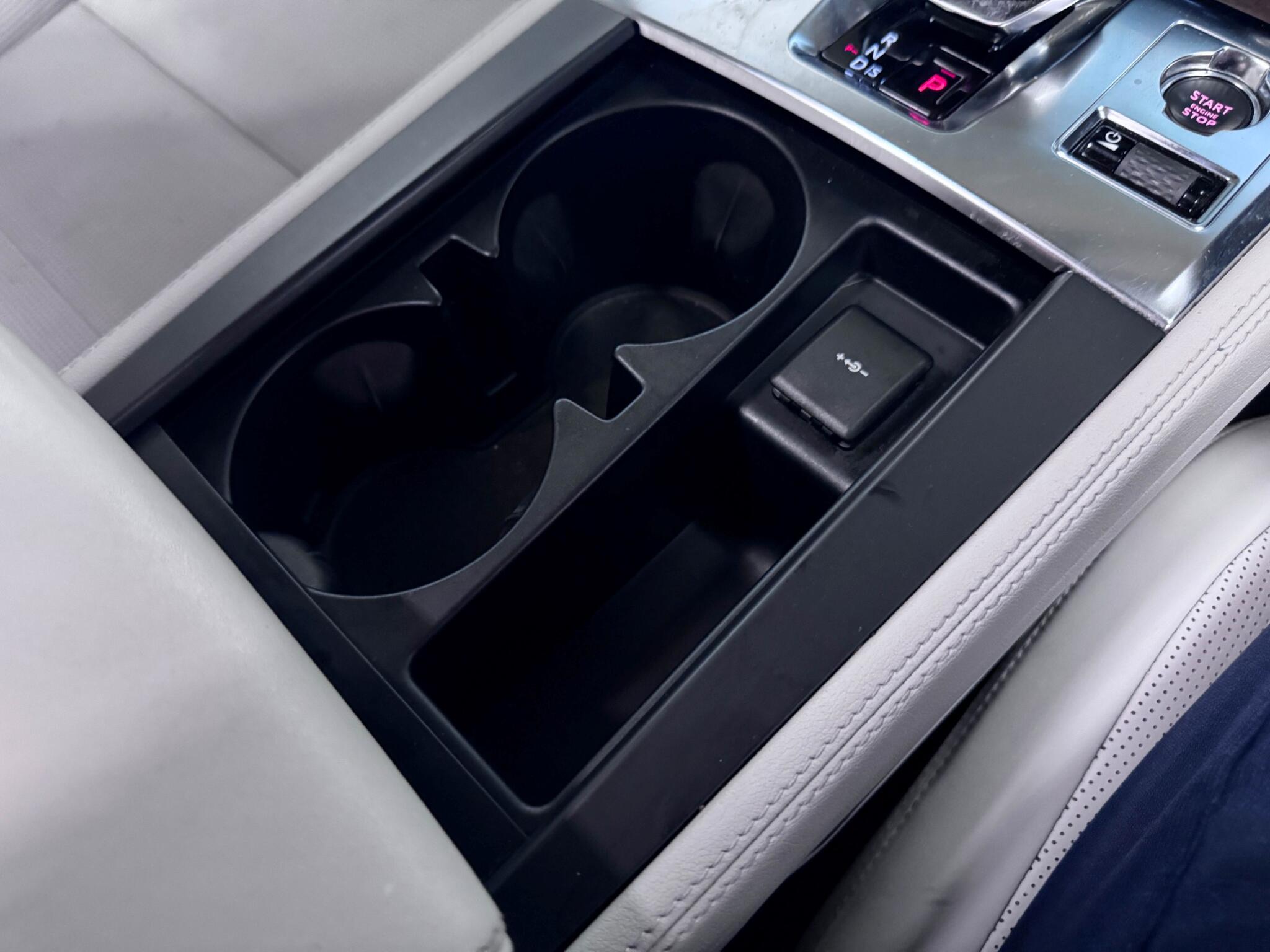 Jaguar F-Pace view 40