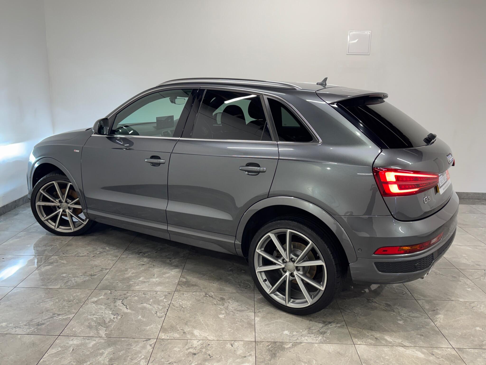 Audi Q3 view 6