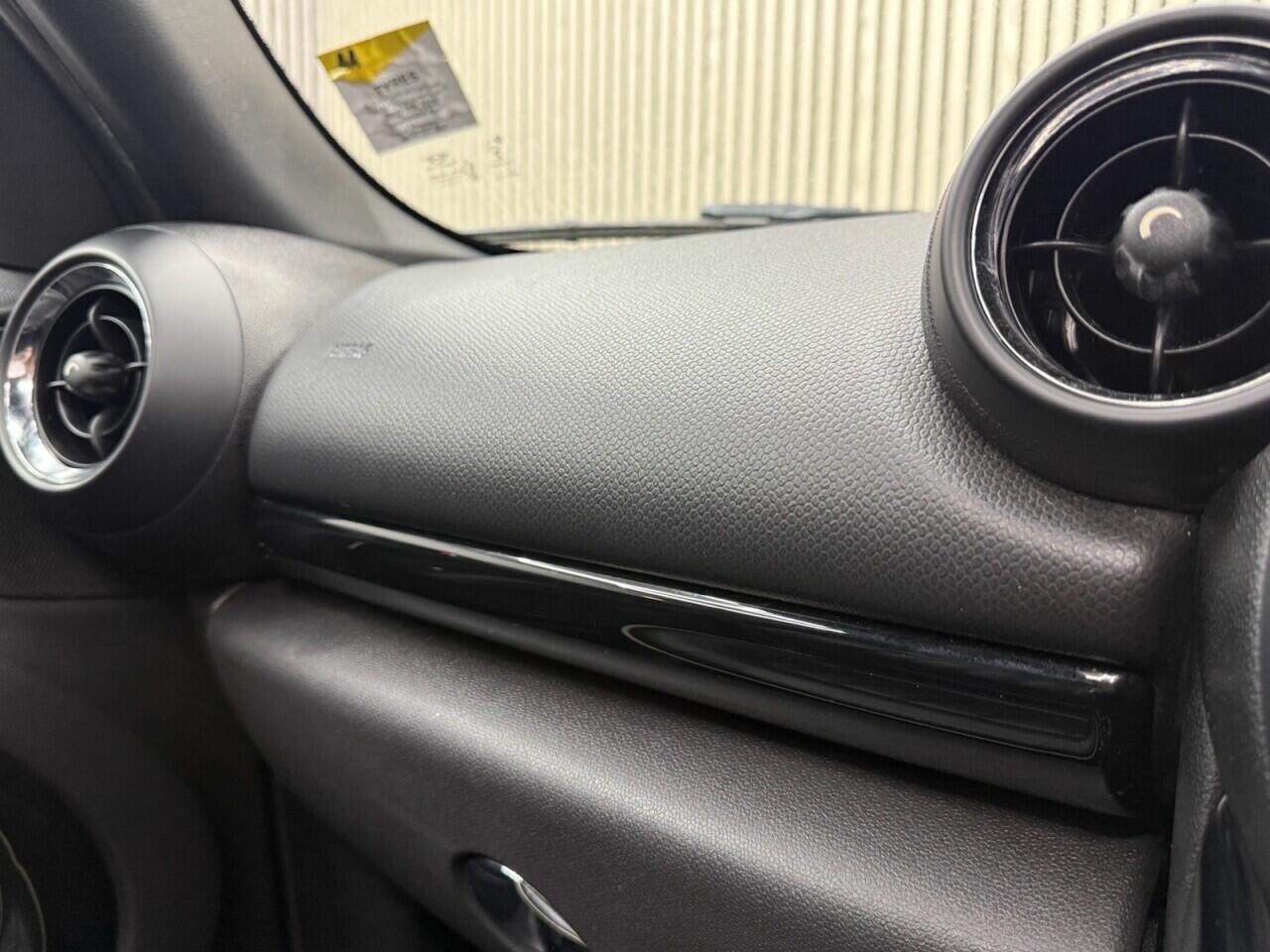 Mini Countryman view 20