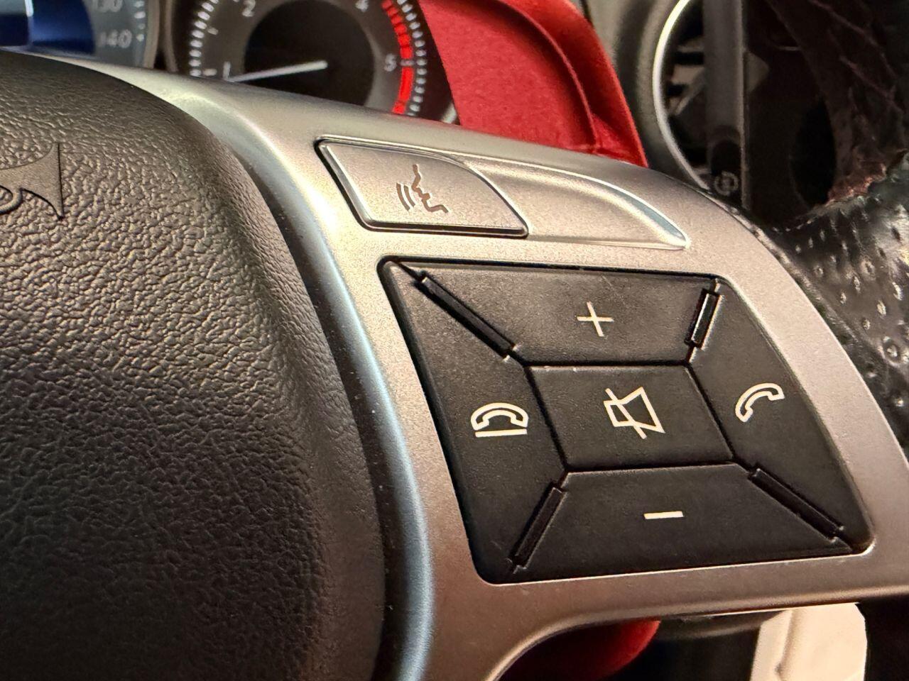 Mercedes-Benz C-Class view 24