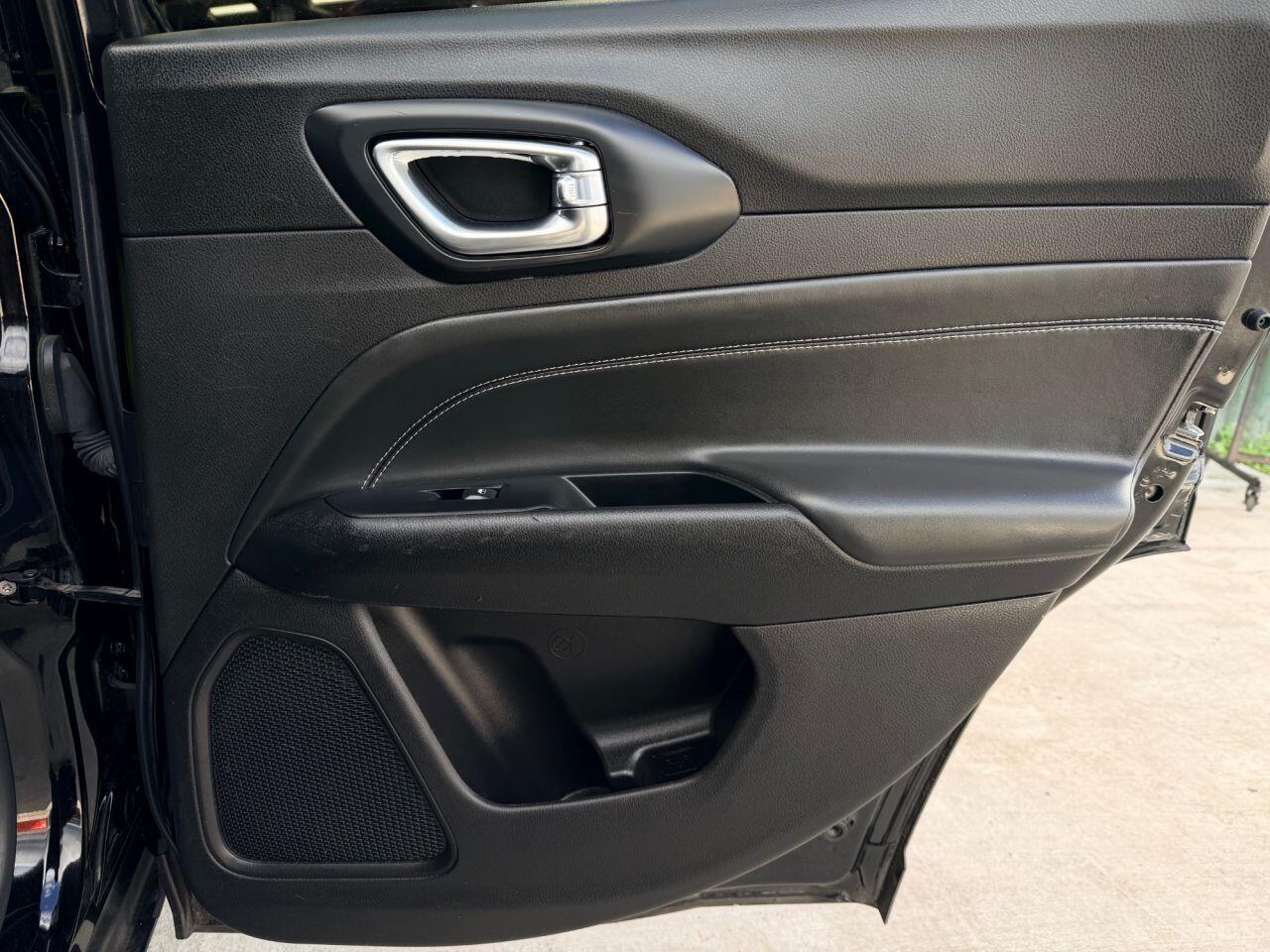 Jeep Compass view 19
