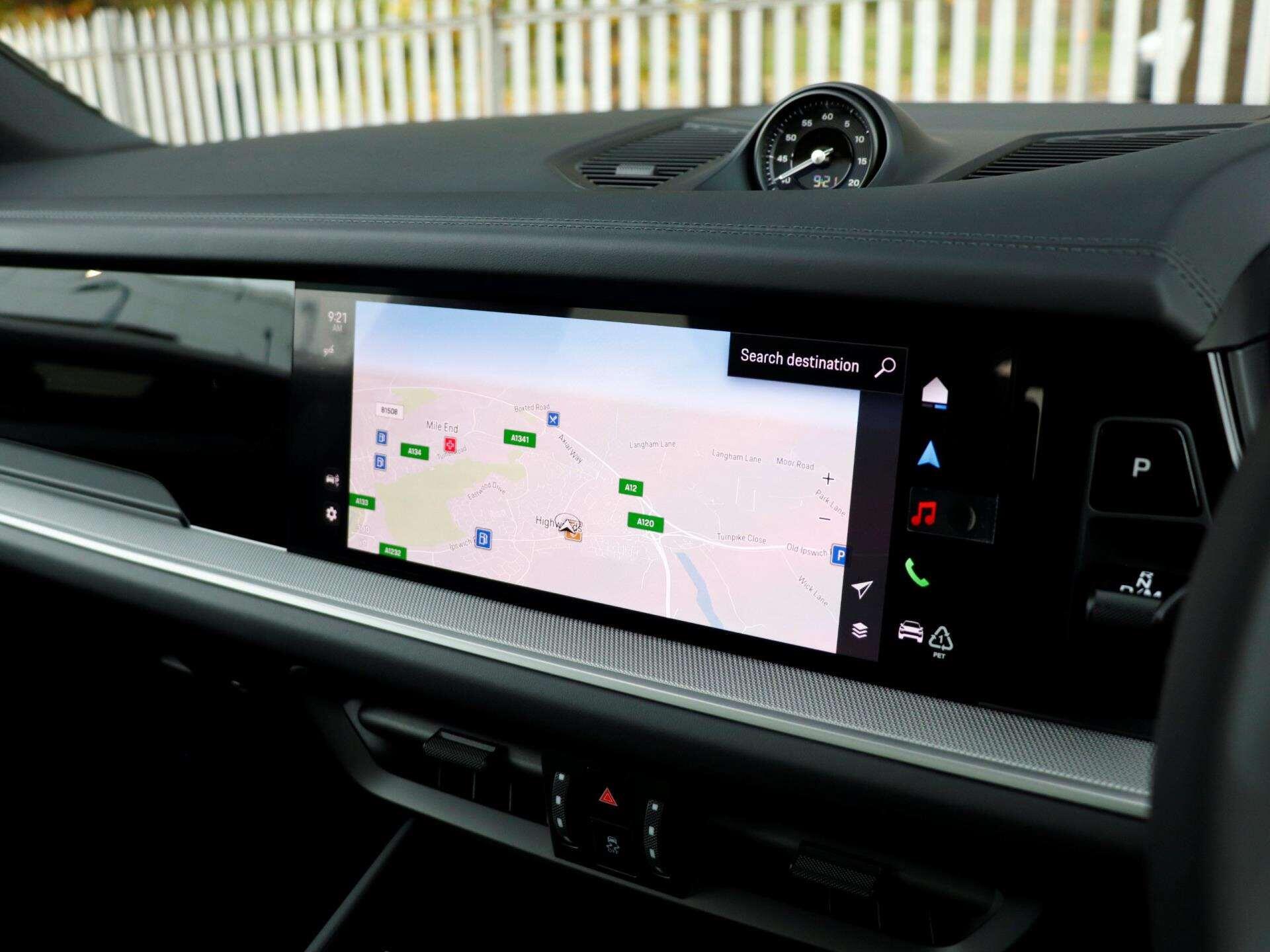 Porsche Cayenne view 15