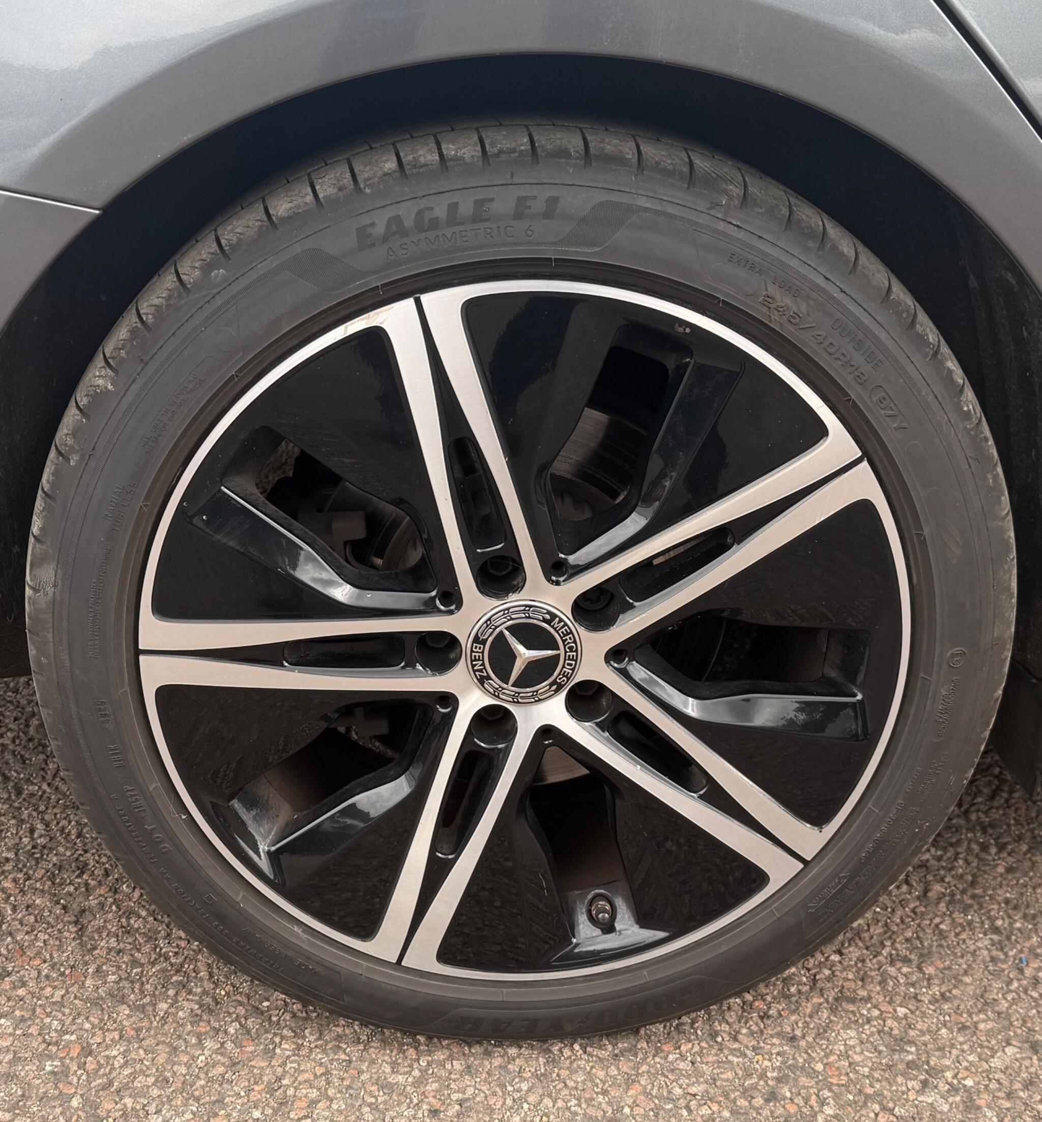 Mercedes-Benz C Class view 24