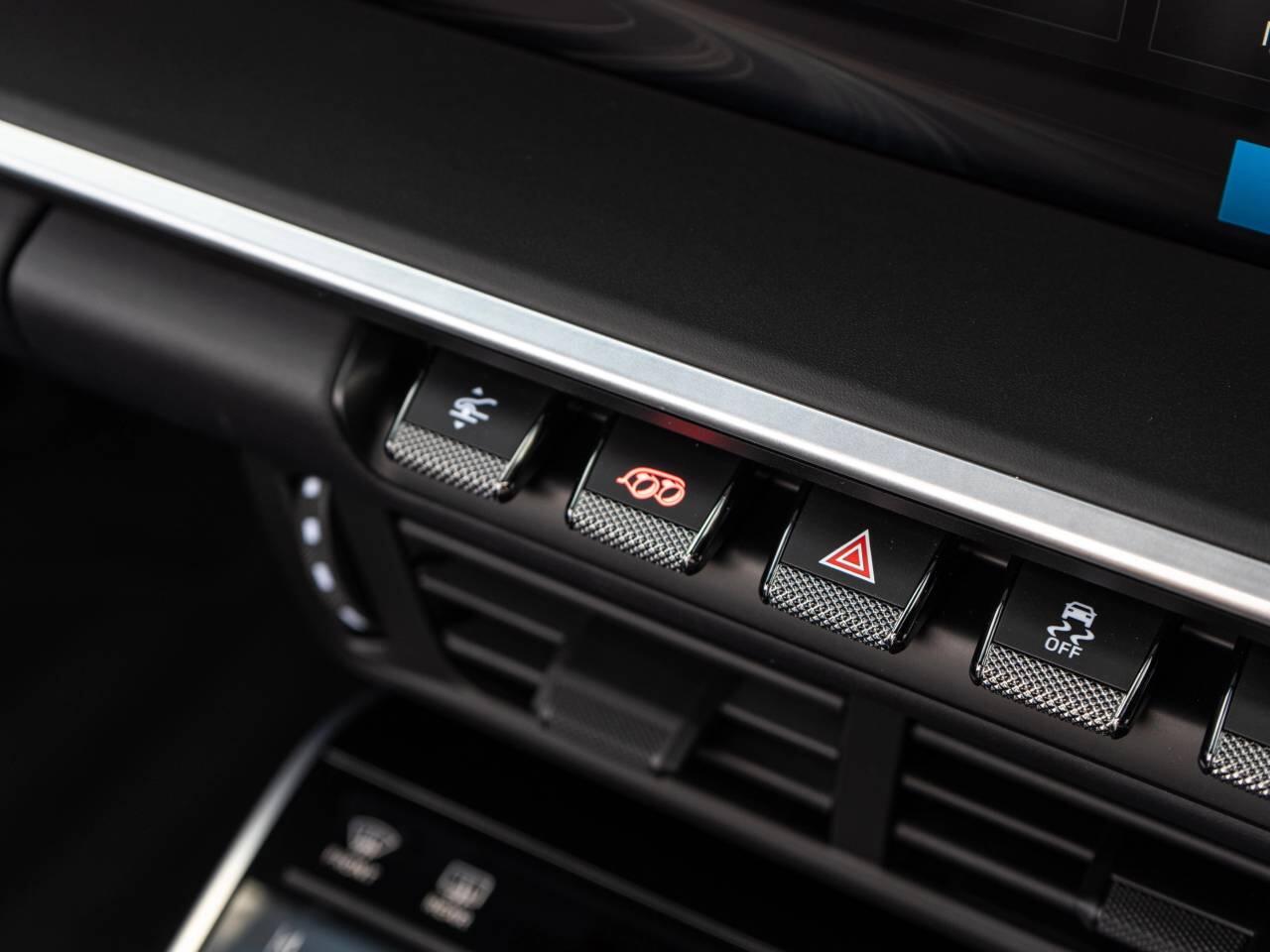 Porsche 911 view 38