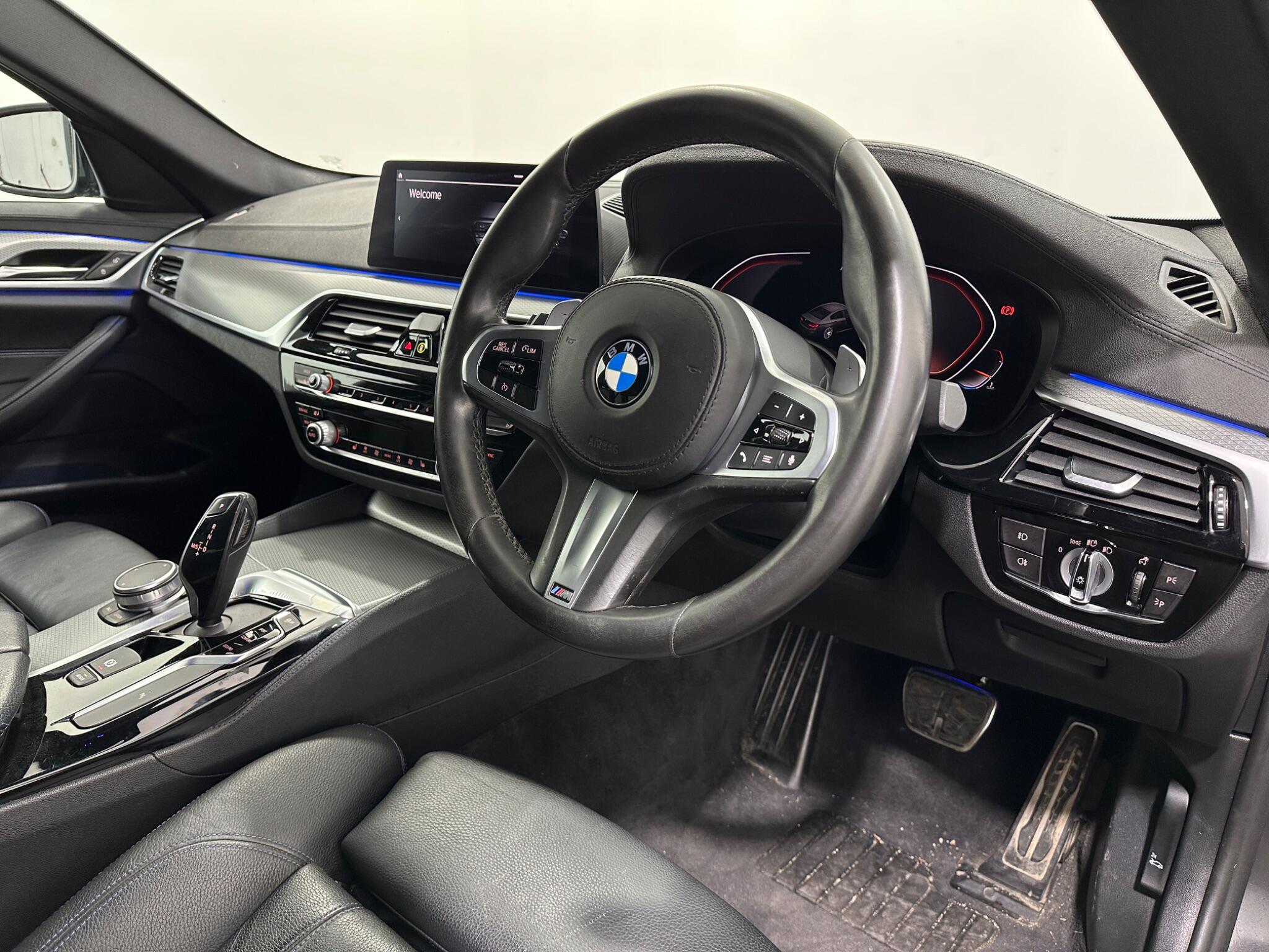 BMW 5 Series view 11