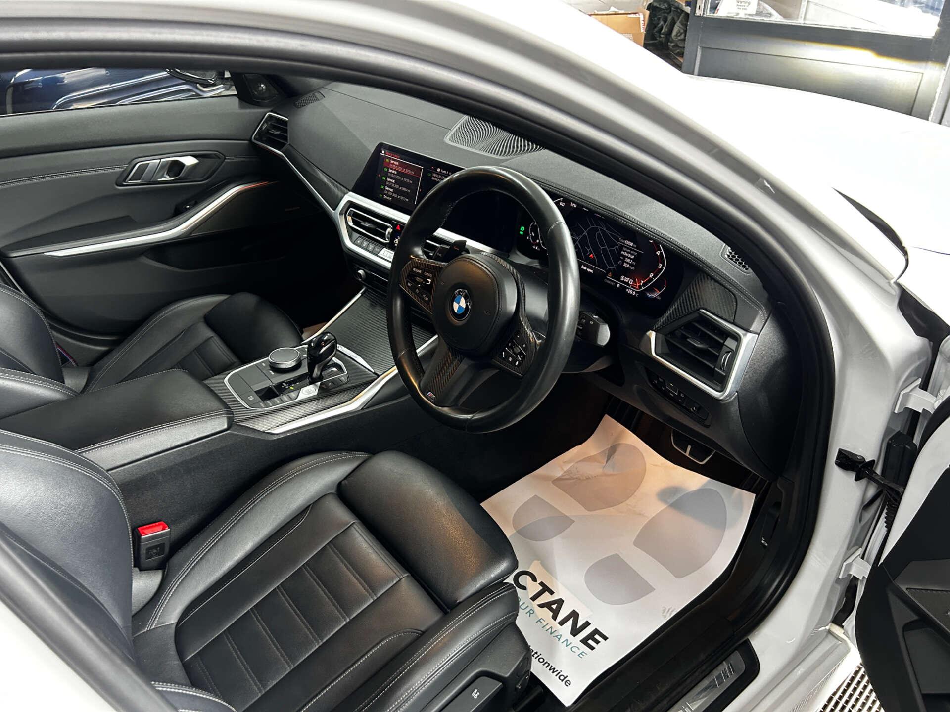 BMW 3 Series view 33