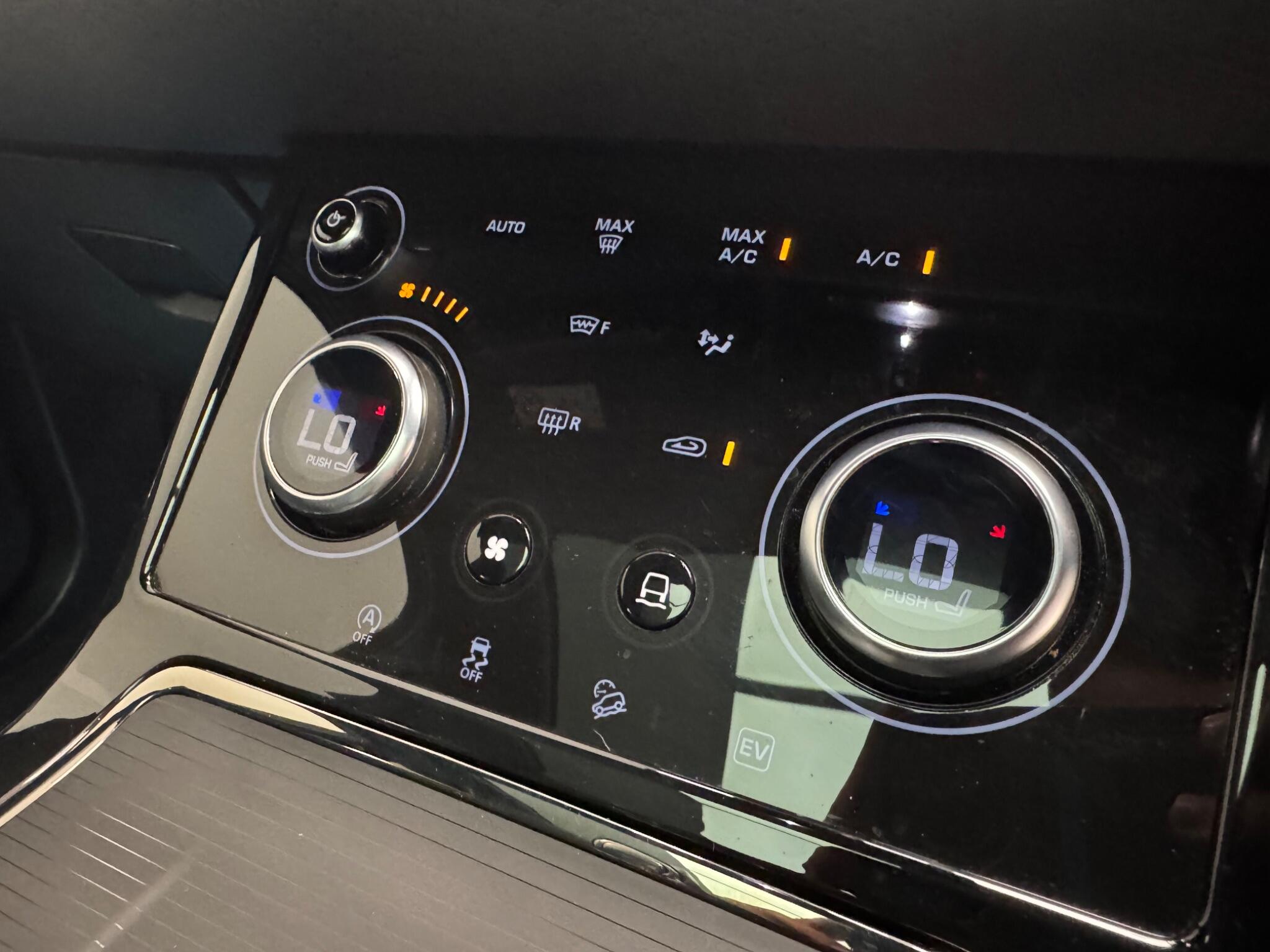 Land Rover Range Rover Evoque view 15