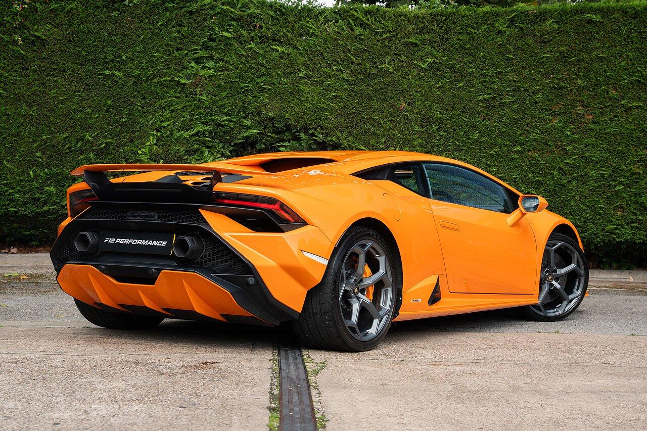 Lamborghini Huracan view 7