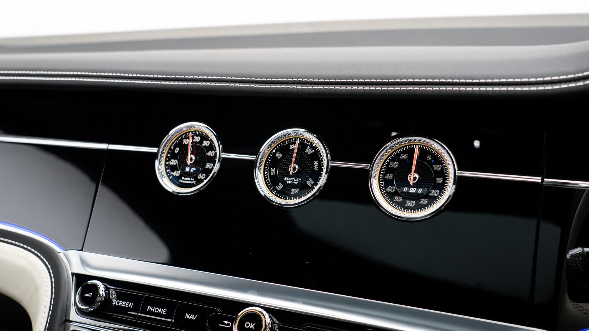 Bentley Flying Spur view 61