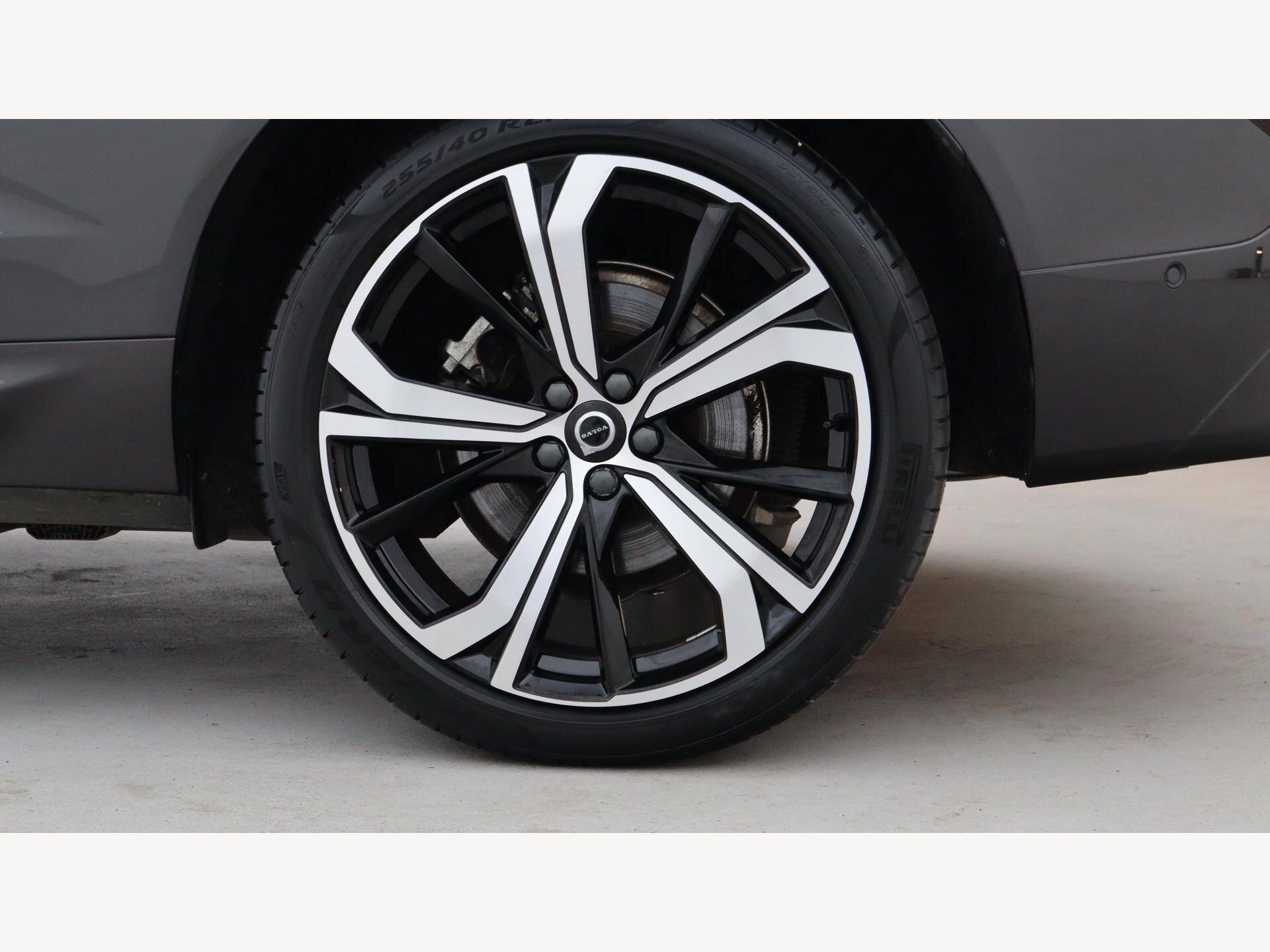 Volvo XC60 view 12