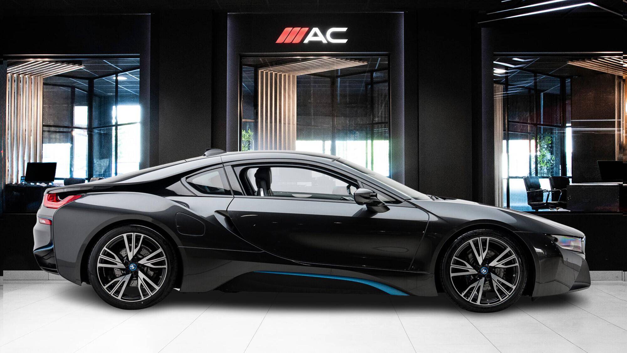 BMW I8 view 3