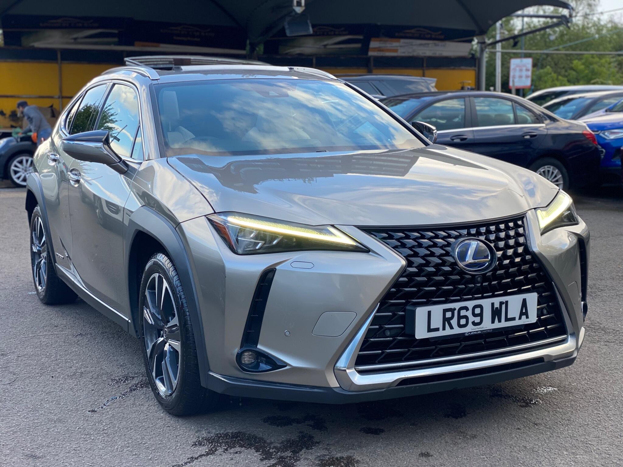 Lexus Ux view 8