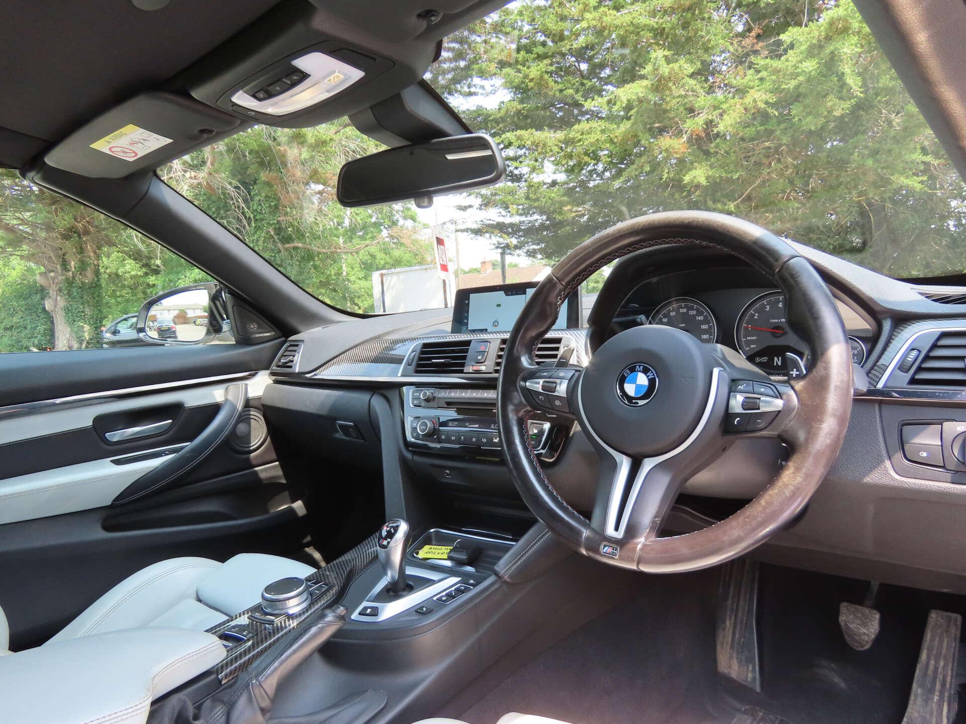 BMW M4 view 9