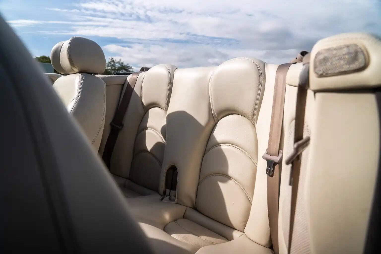 Jaguar XKR view 40