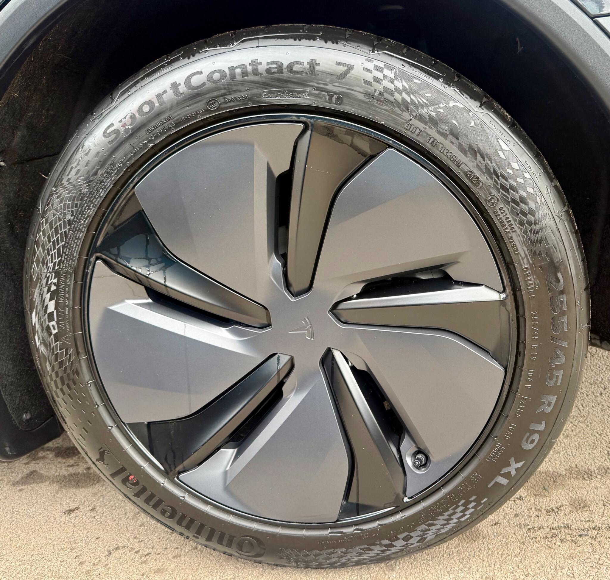 Tesla Model Y view 20