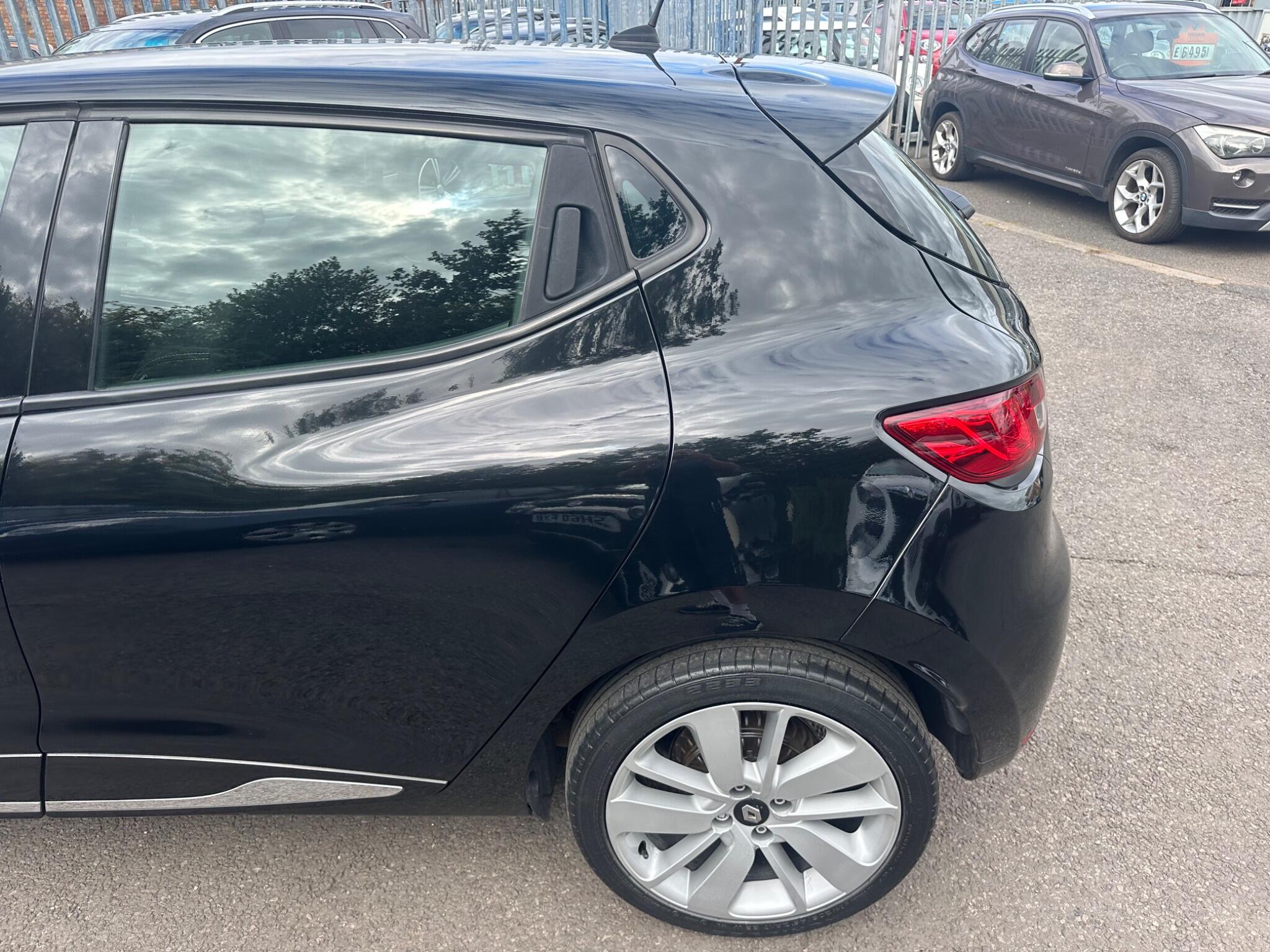 Renault Clio view 38