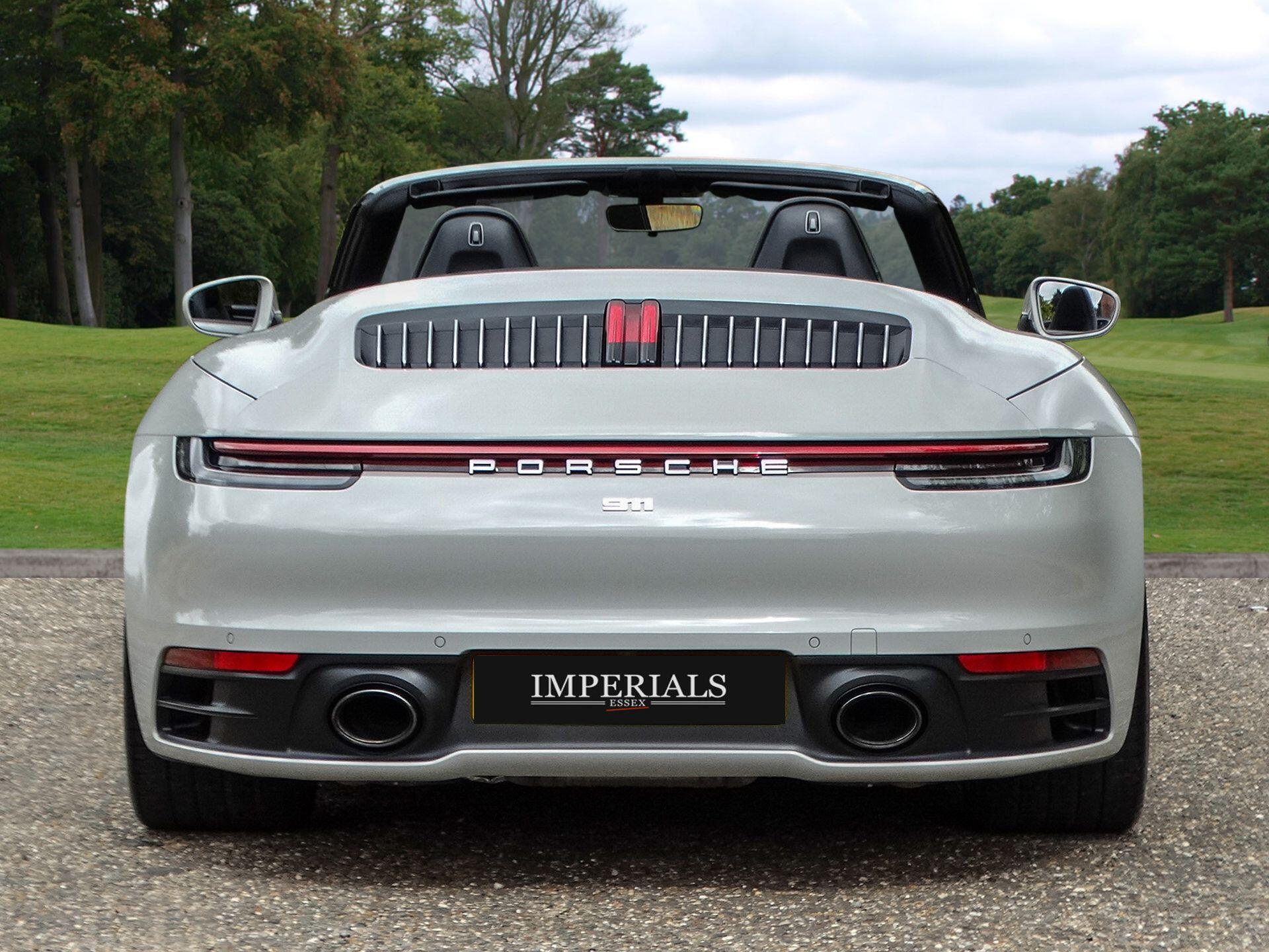 Porsche 911 view 11