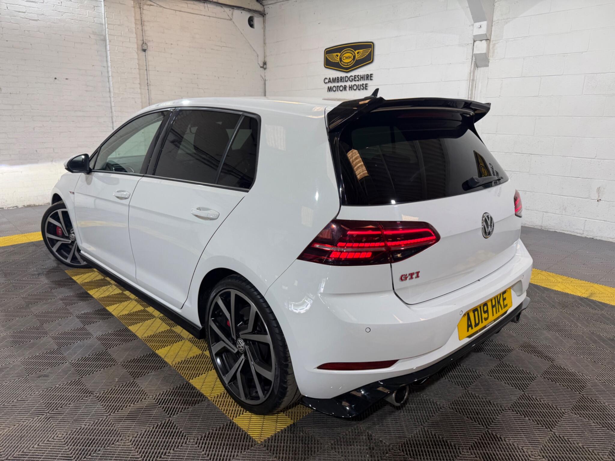 Volkswagen Golf view 5