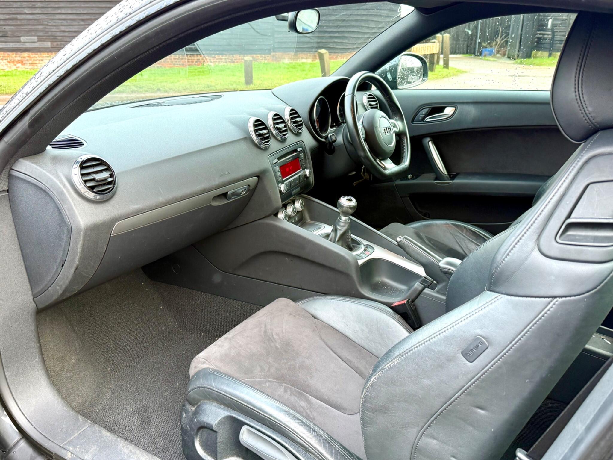 2011 Audi TT image 9