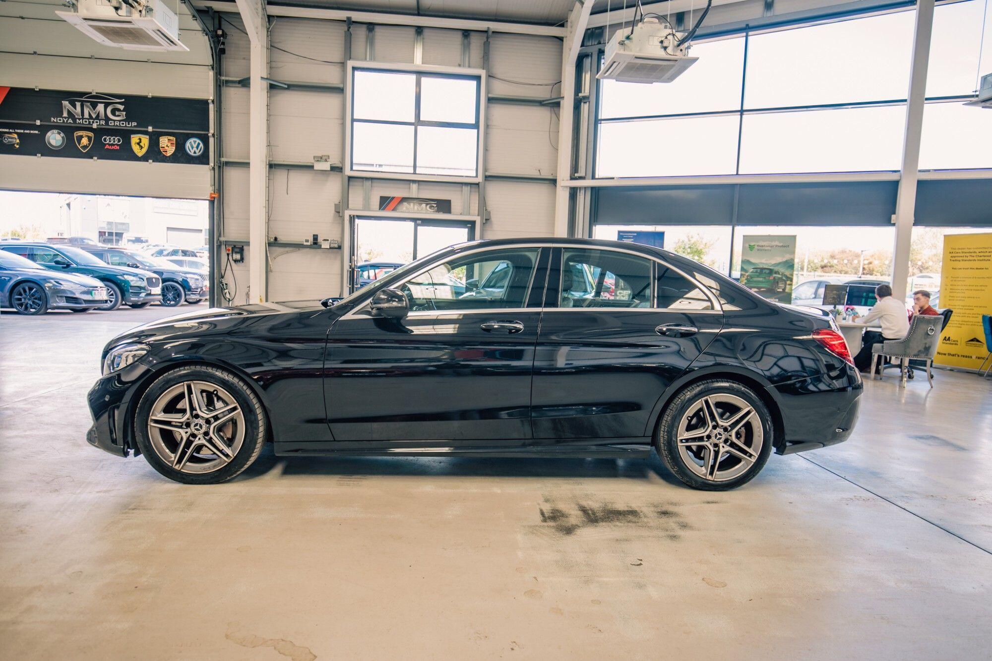 Mercedes-Benz C-Class view 23