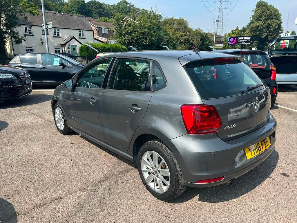Volkswagen Polo view 4