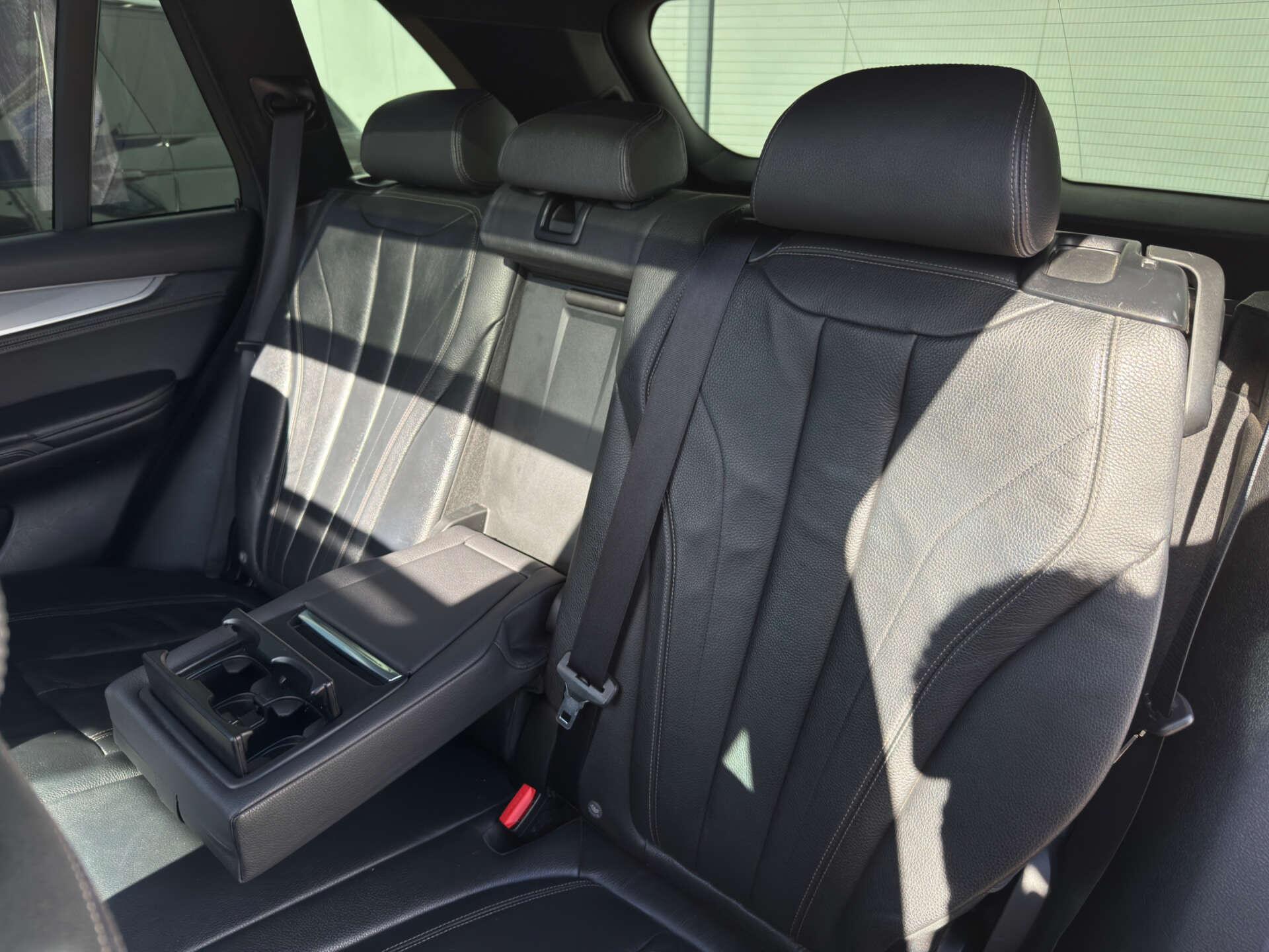 BMW X5 view 16
