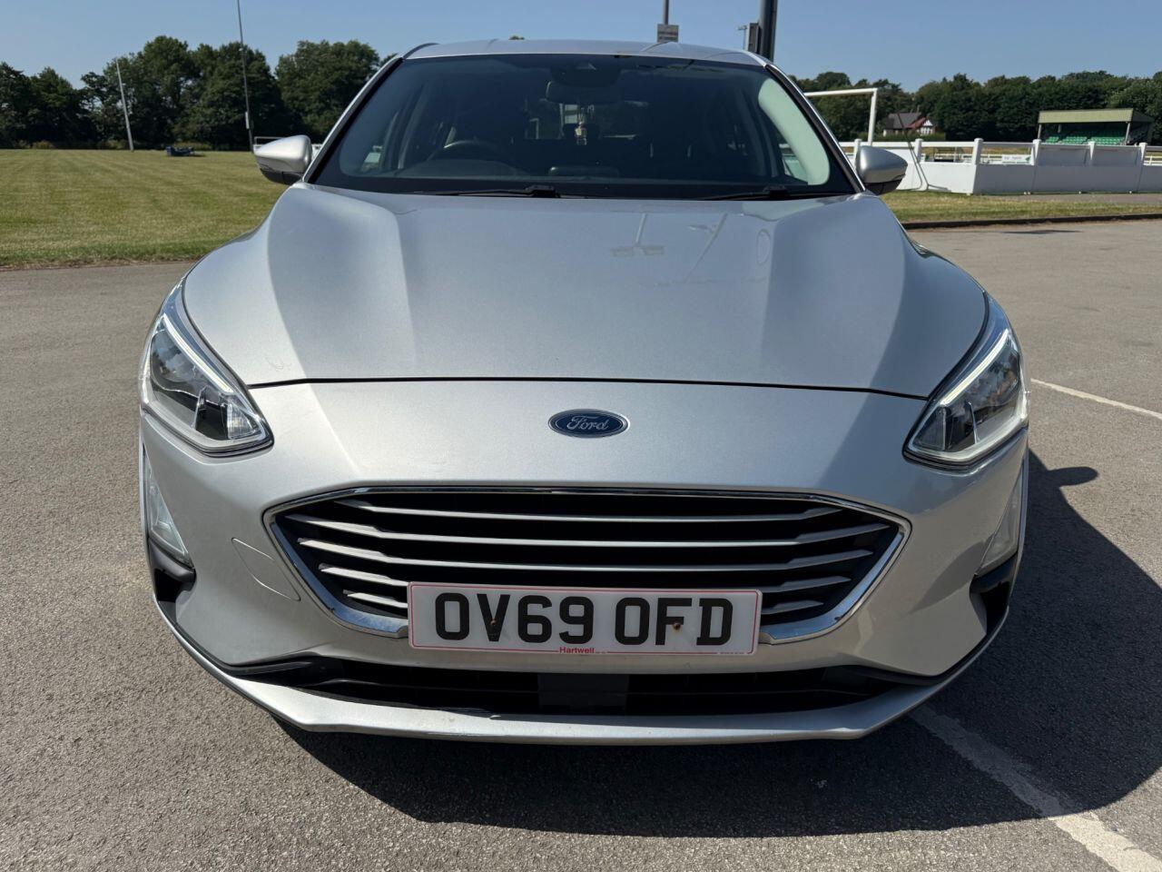 Ford Focus view 10