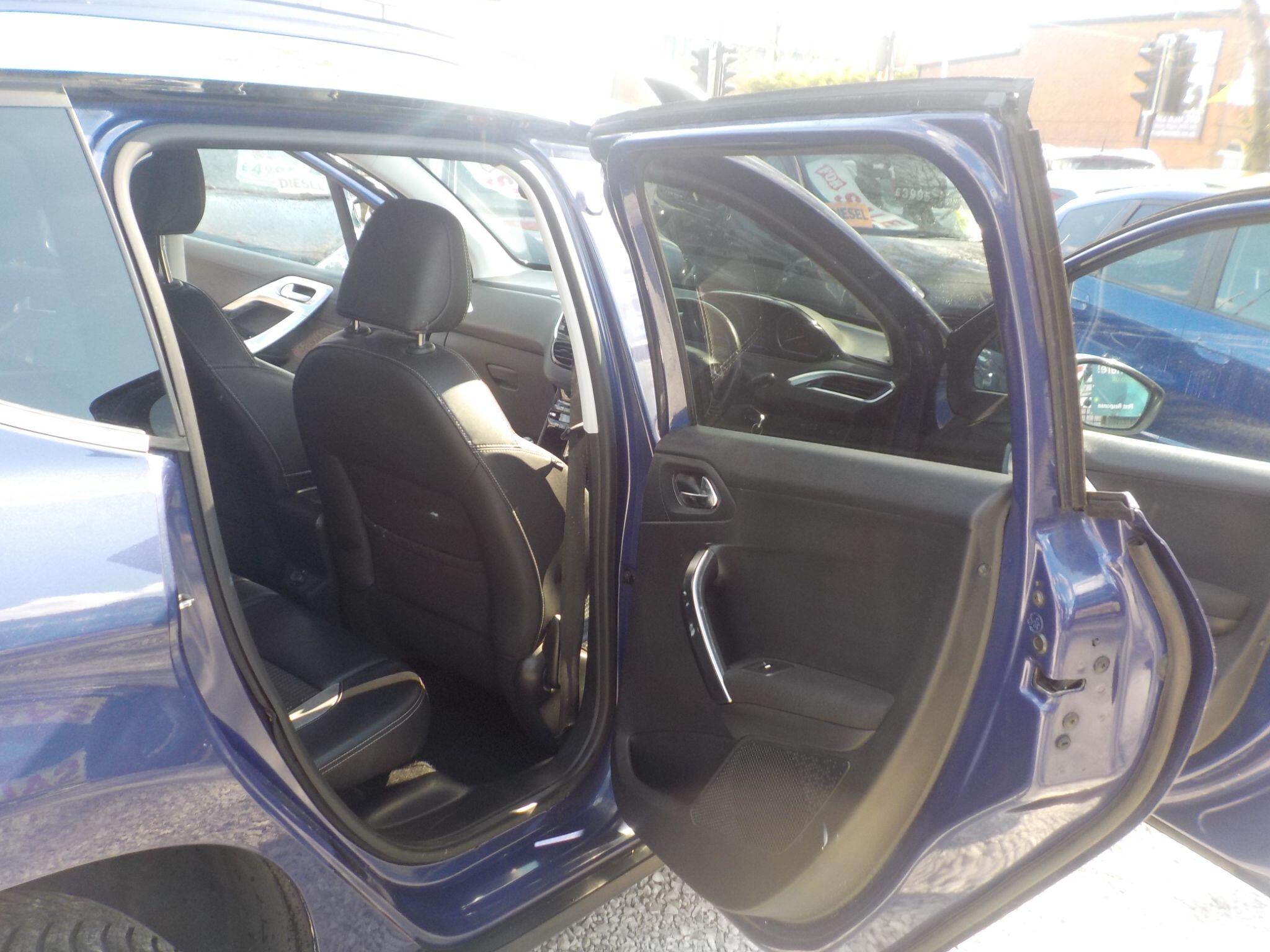 Peugeot 2008 1.6 e-HDi Allure Euro 5 (s/s) 5dr