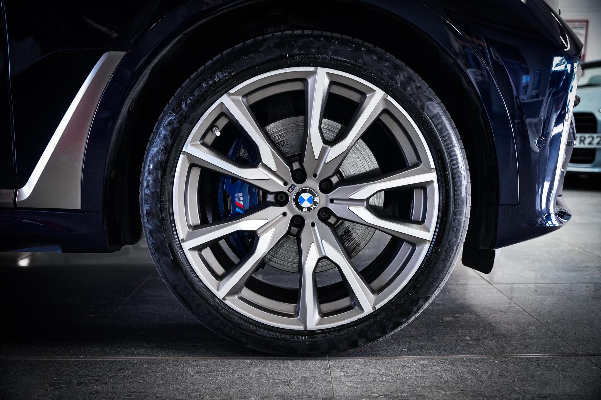 BMW X7 view 28