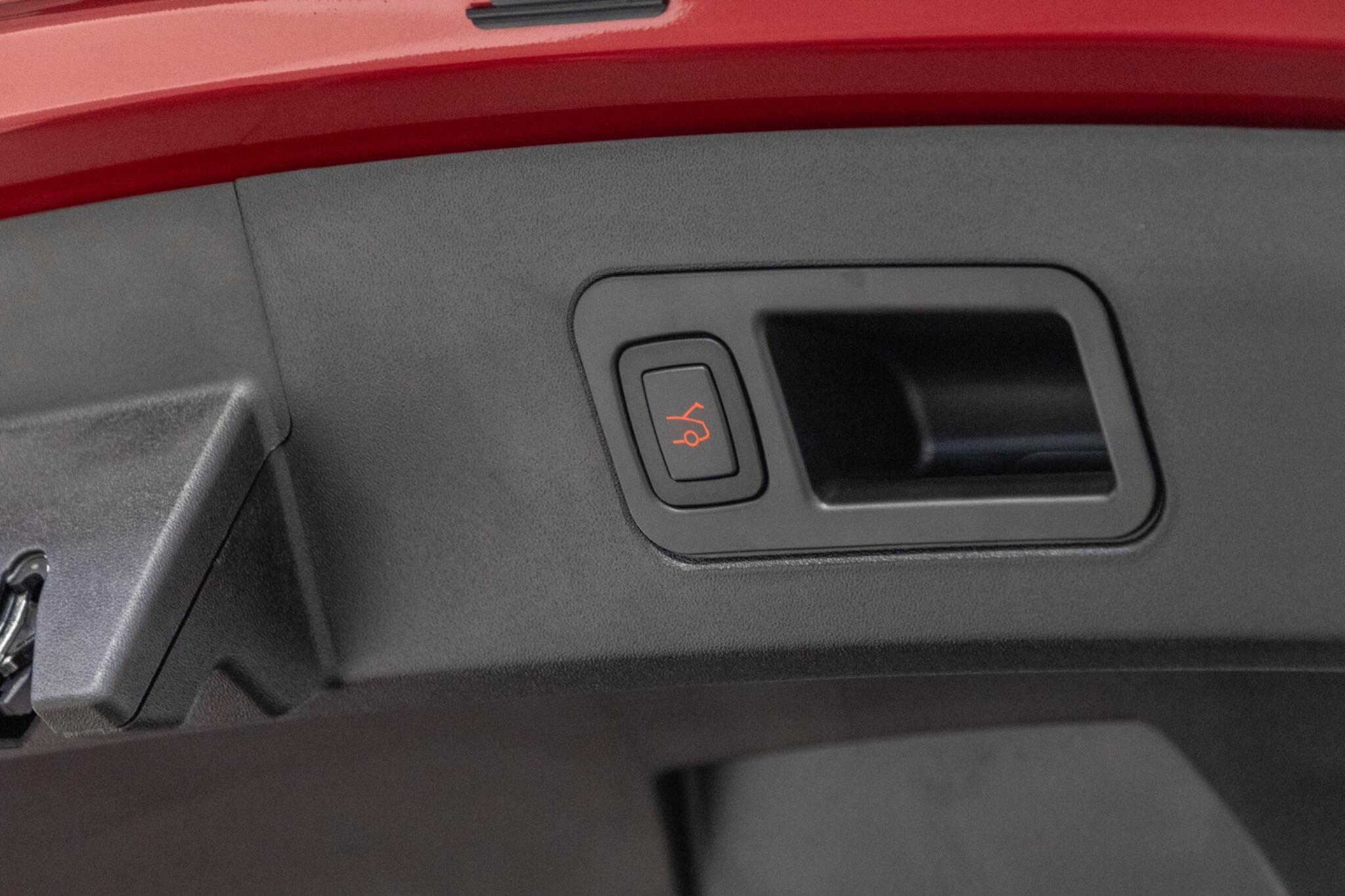 Tesla Model S view 10