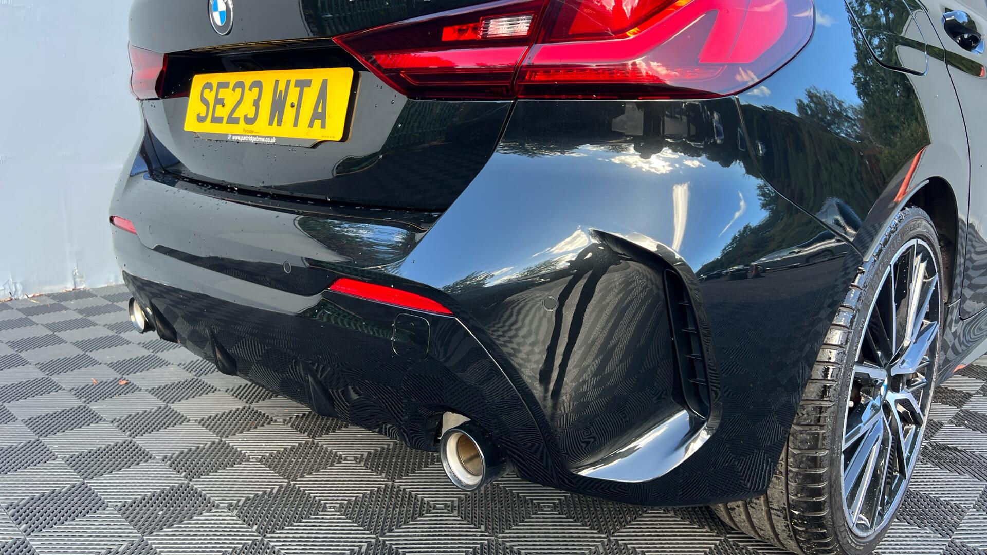 BMW 1 Series view 28