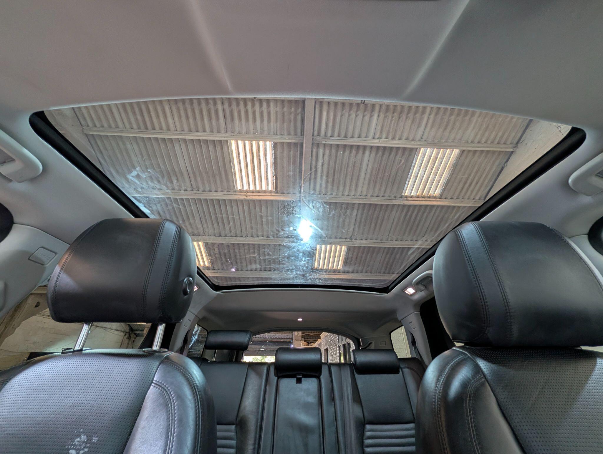 Land Rover Discovery Sport view 95