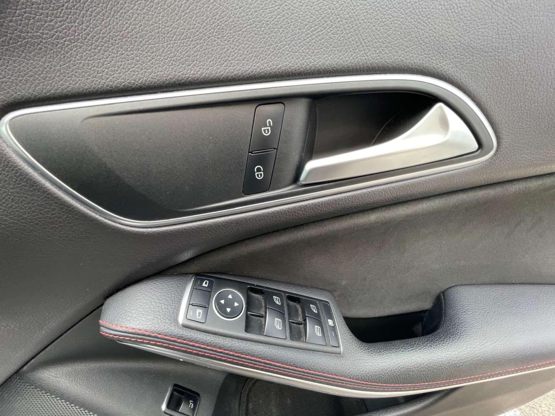 Mercedes-Benz Cla view 13