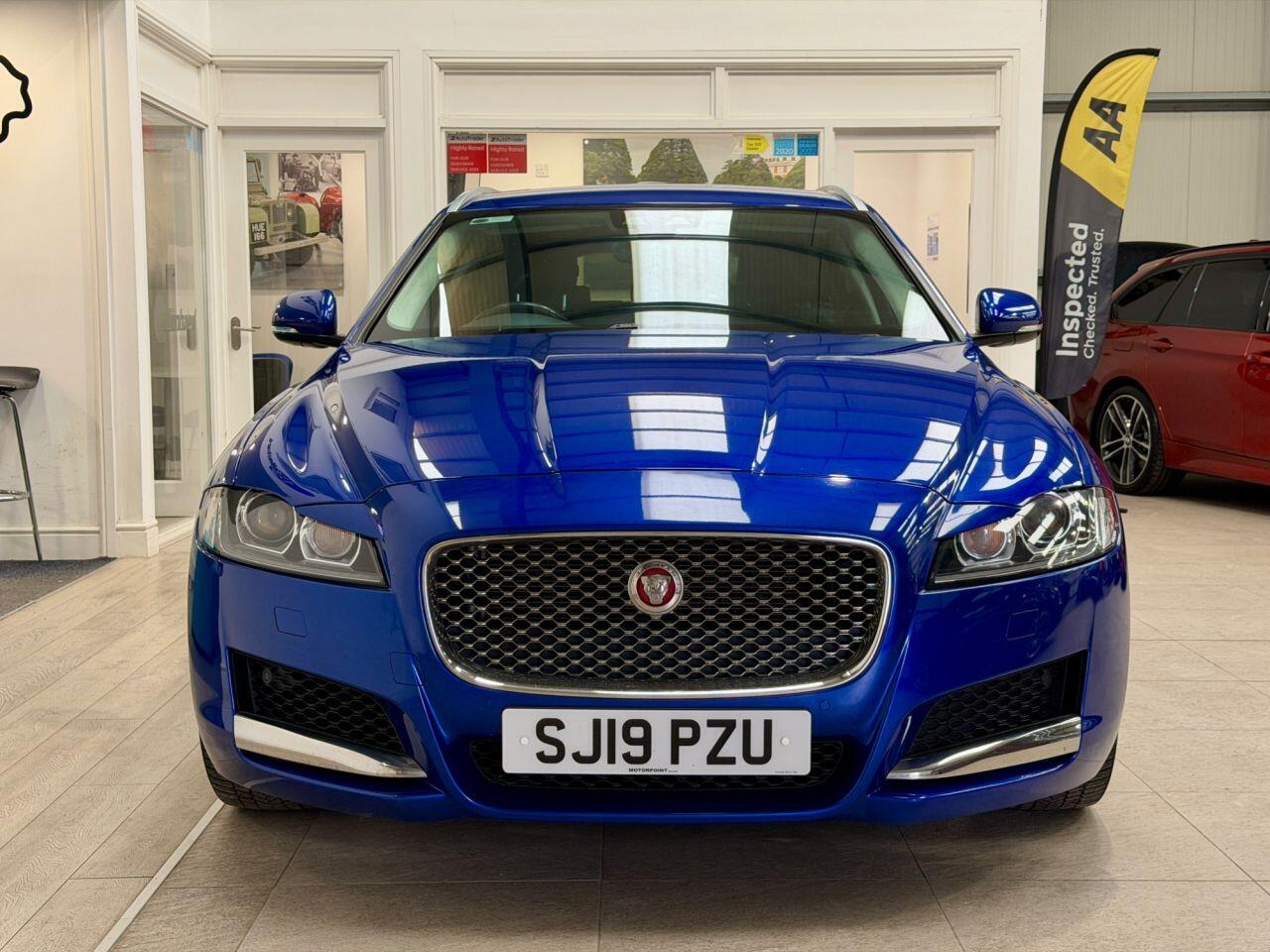 Jaguar XF view 7