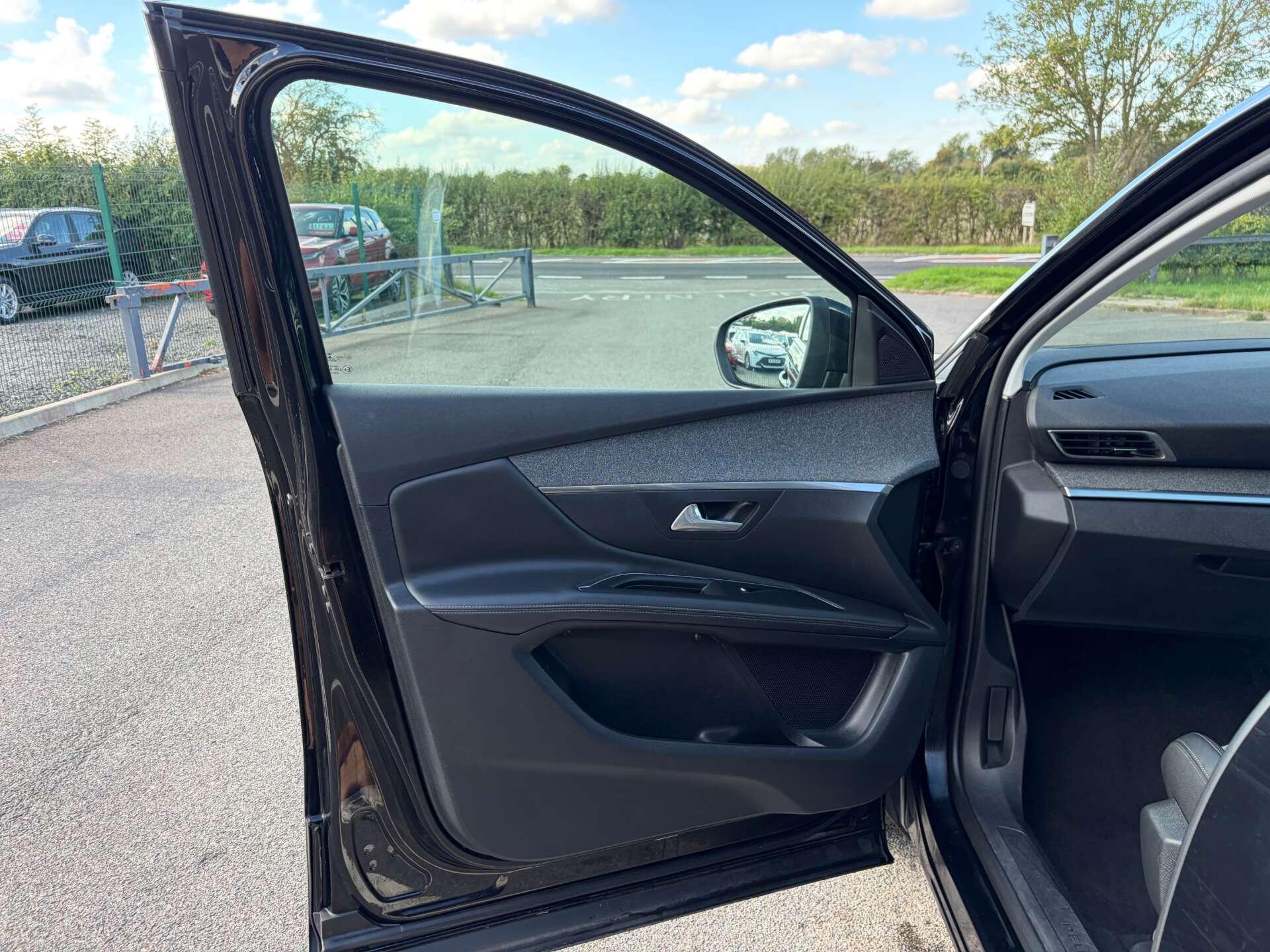 Peugeot 3008 view 14