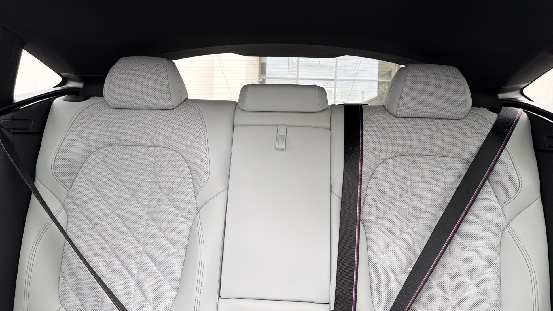 BMW X6 view 56
