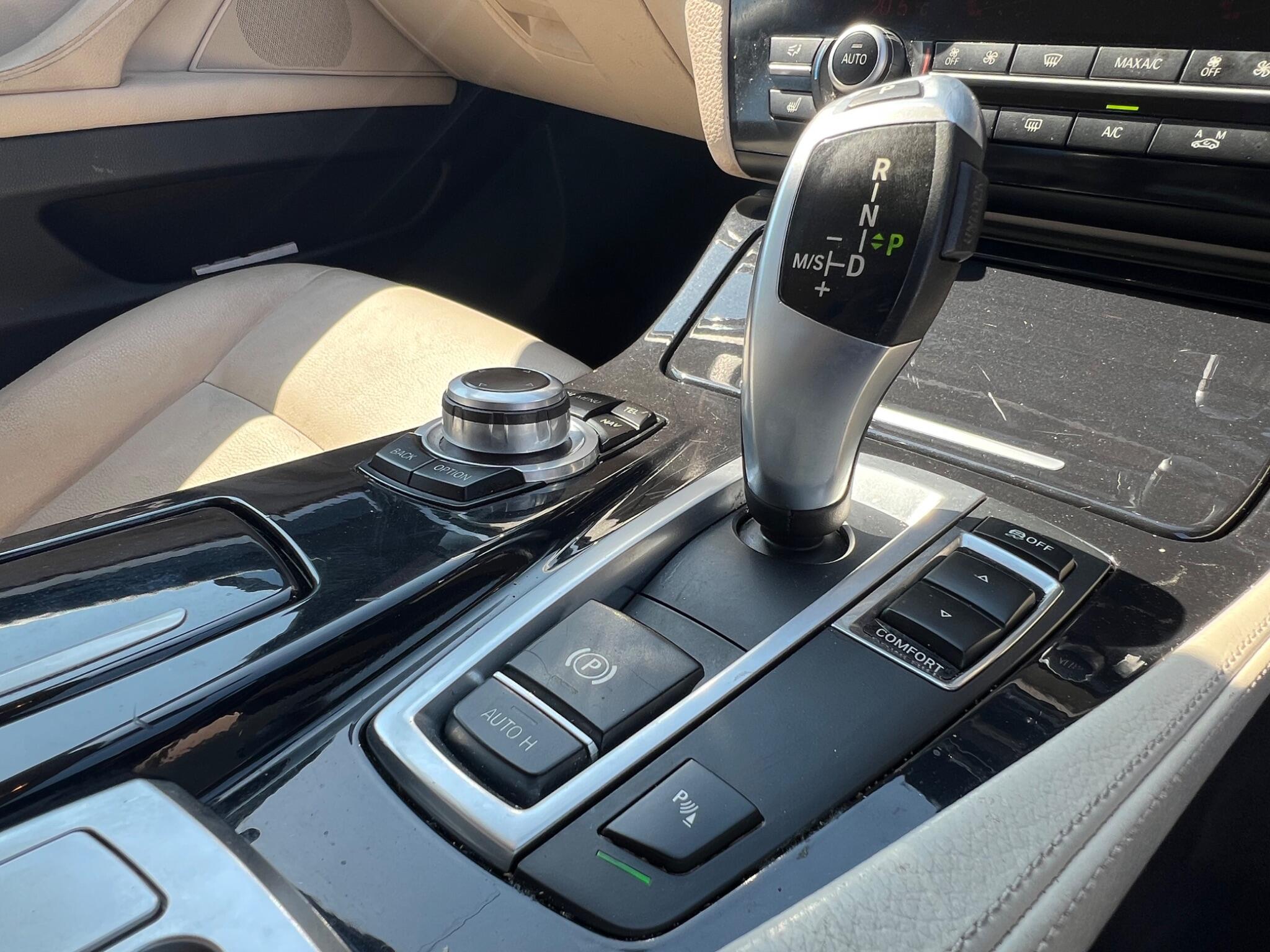 BMW 5 Series view 31