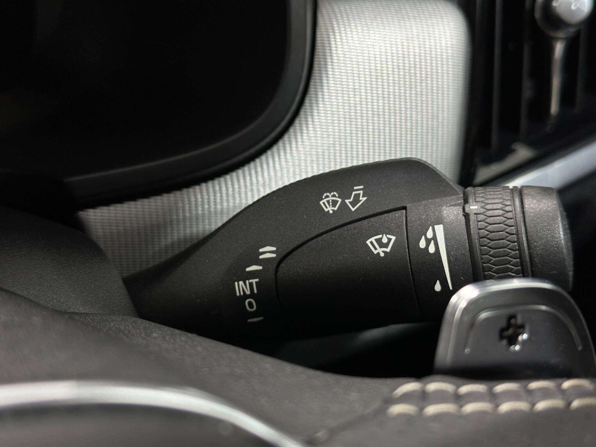 Volvo S90 view 16