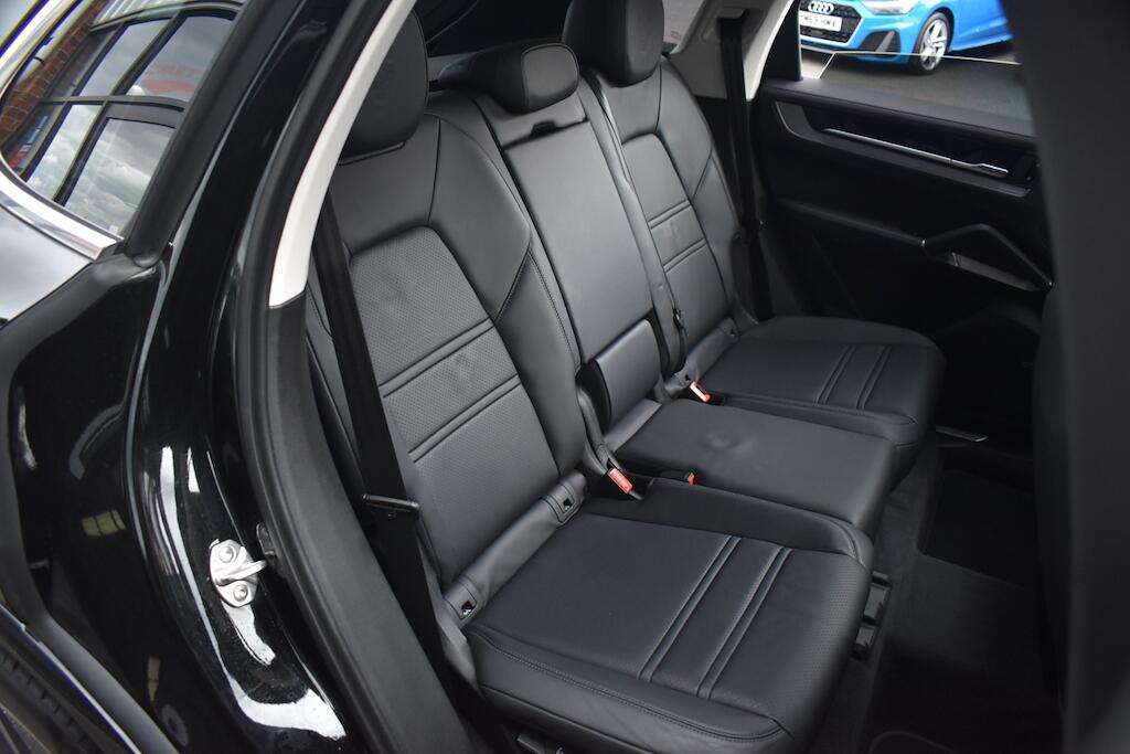 Porsche Cayenne view 42