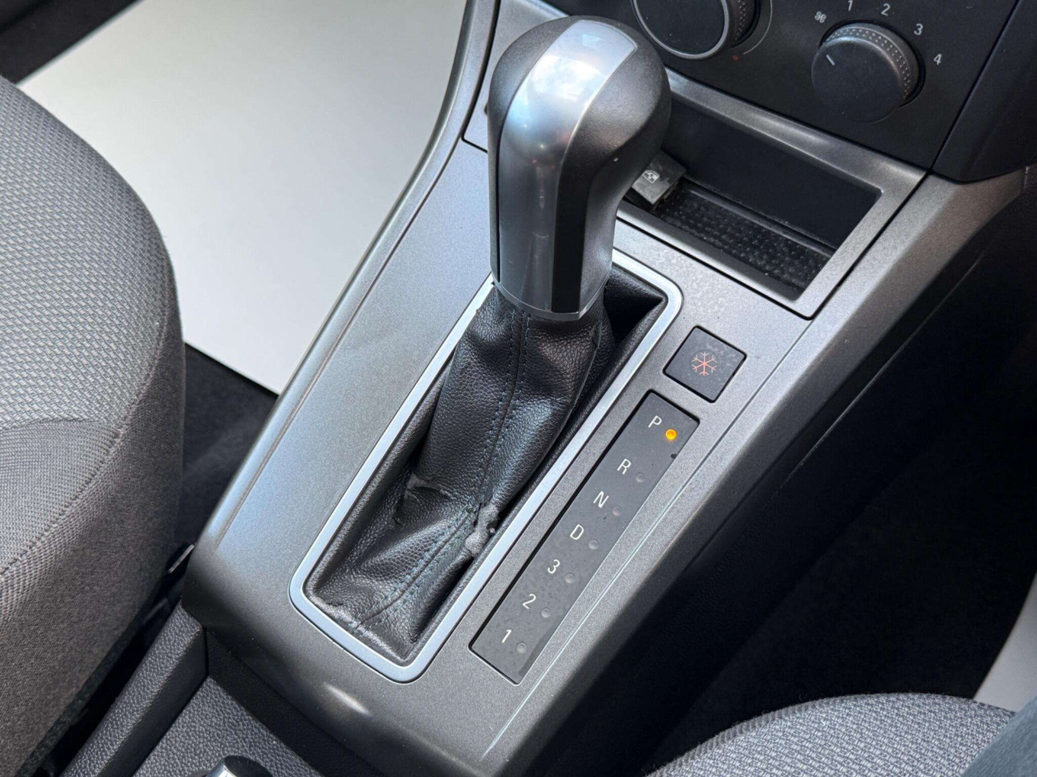 Vauxhall Astra - Image 54