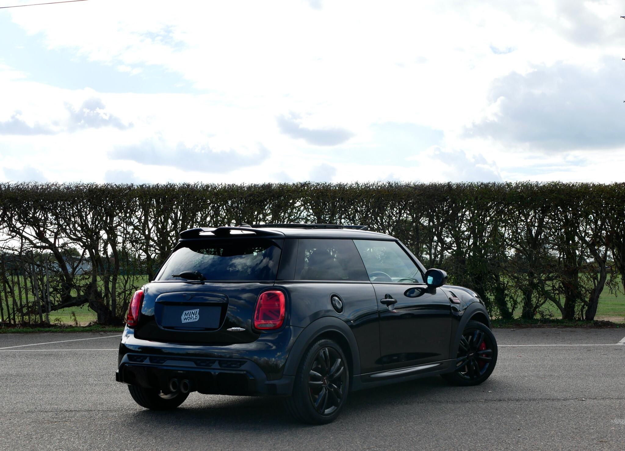 Mini Hatch view 10