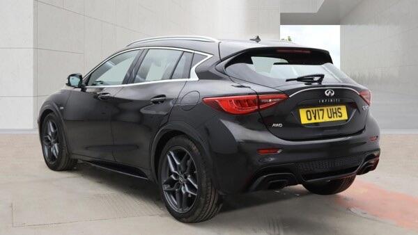 Infiniti Q30 view 7