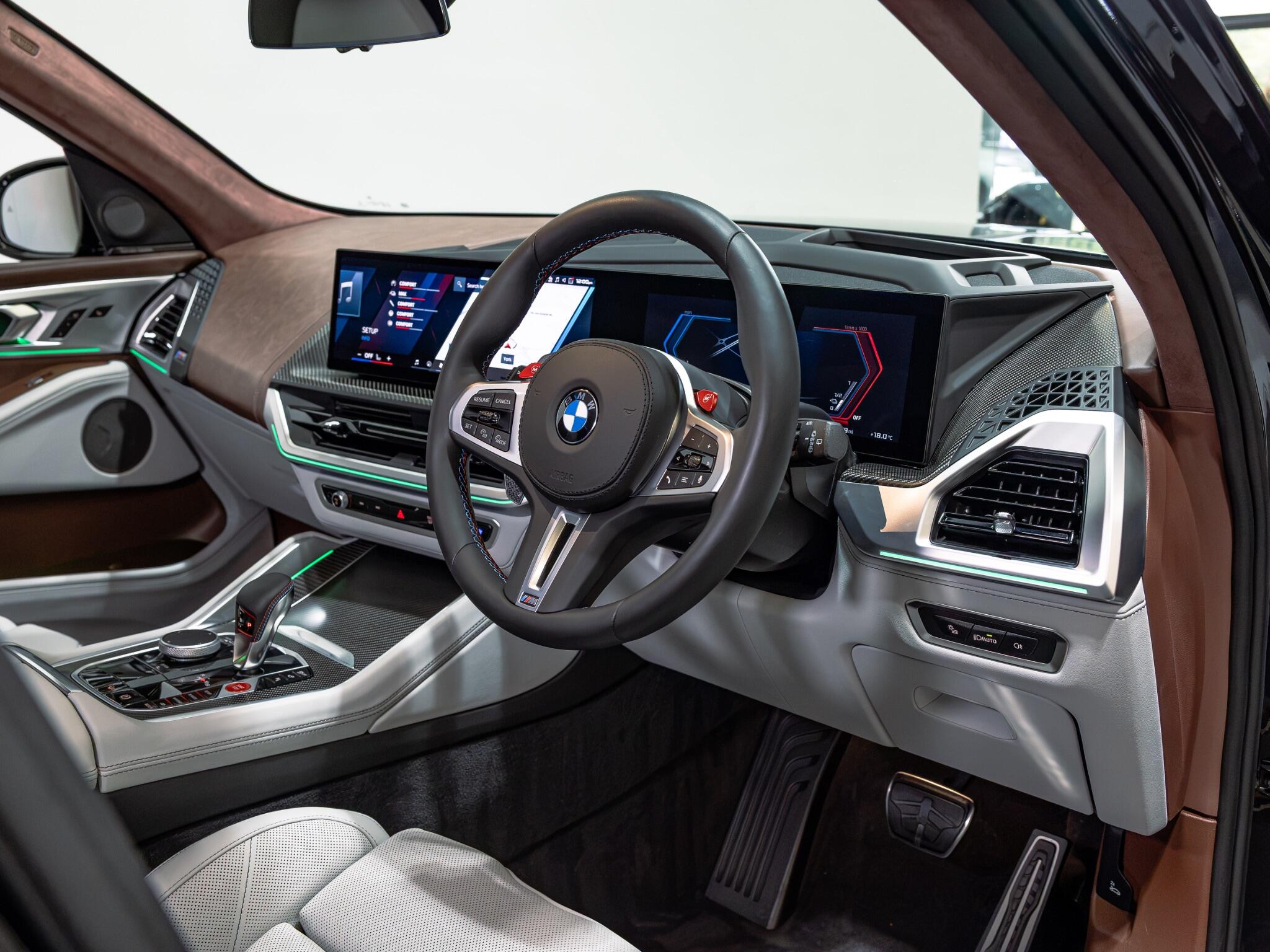 BMW XM view 17