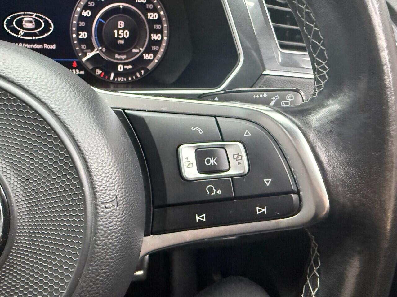 Volkswagen Tiguan view 19