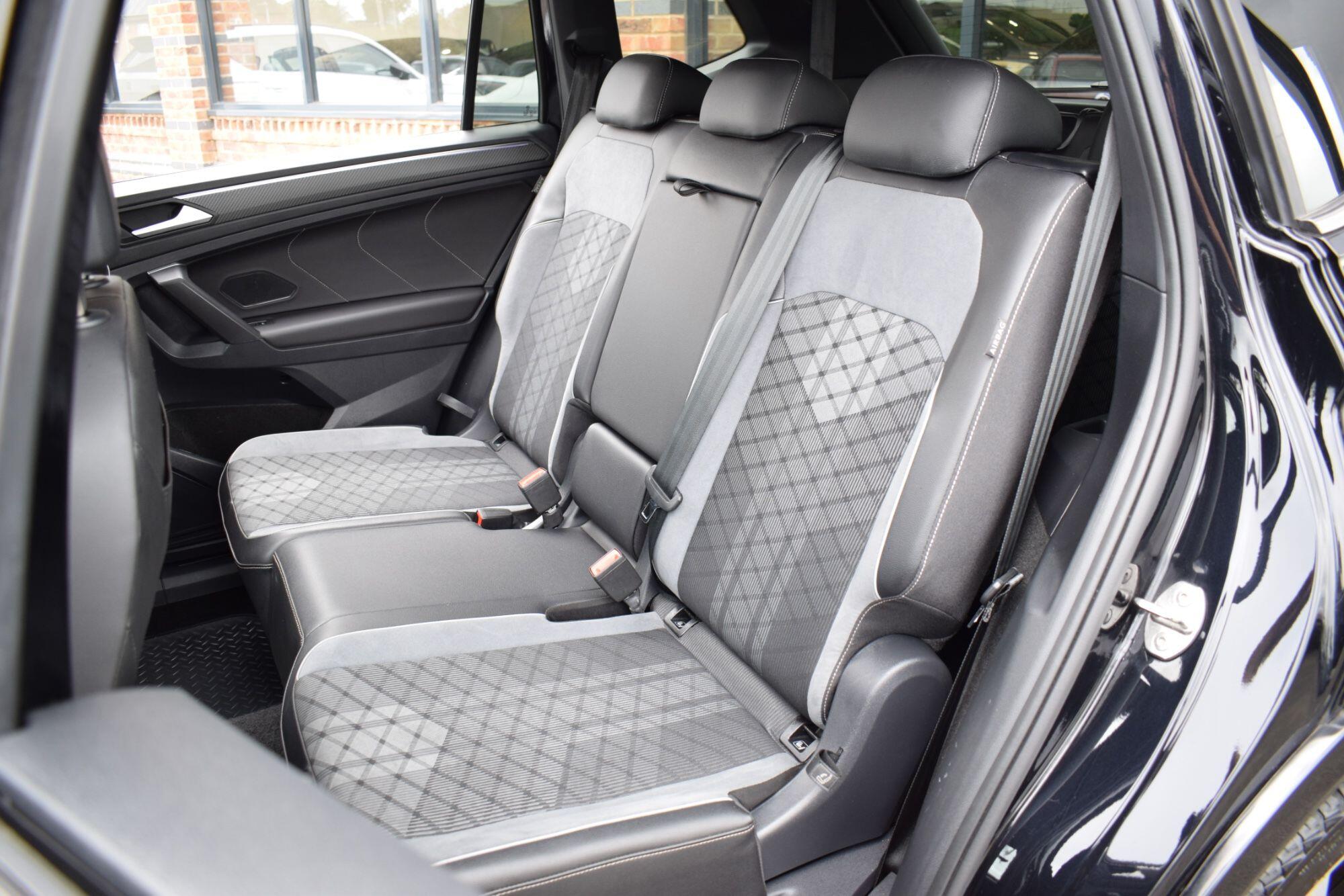 Volkswagen Tiguan Allspace view 28